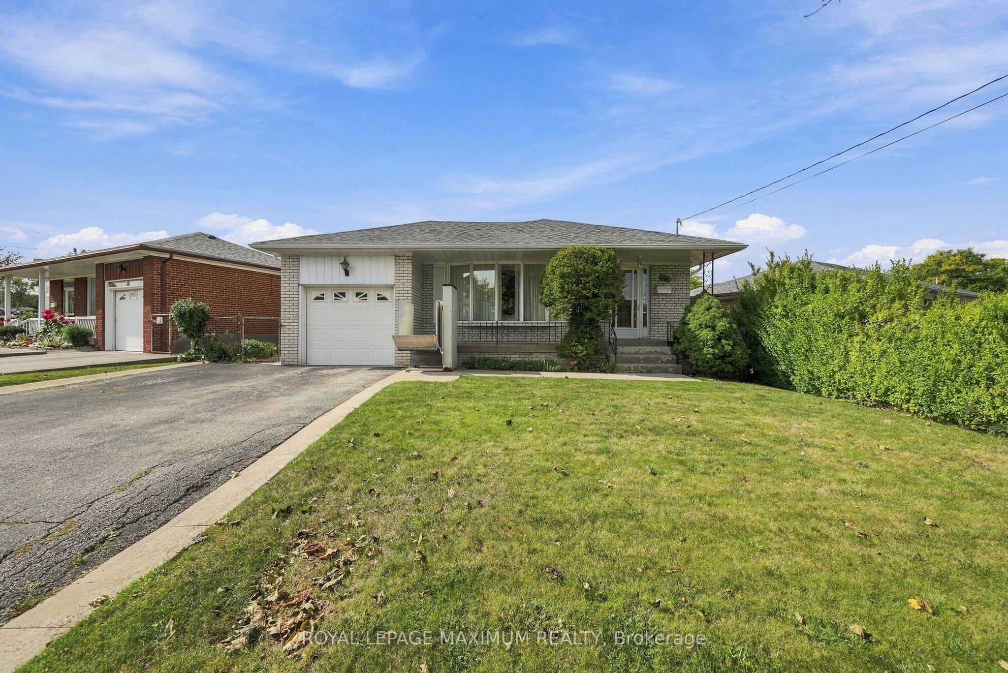35 Norfield Crescent Property Photo 1