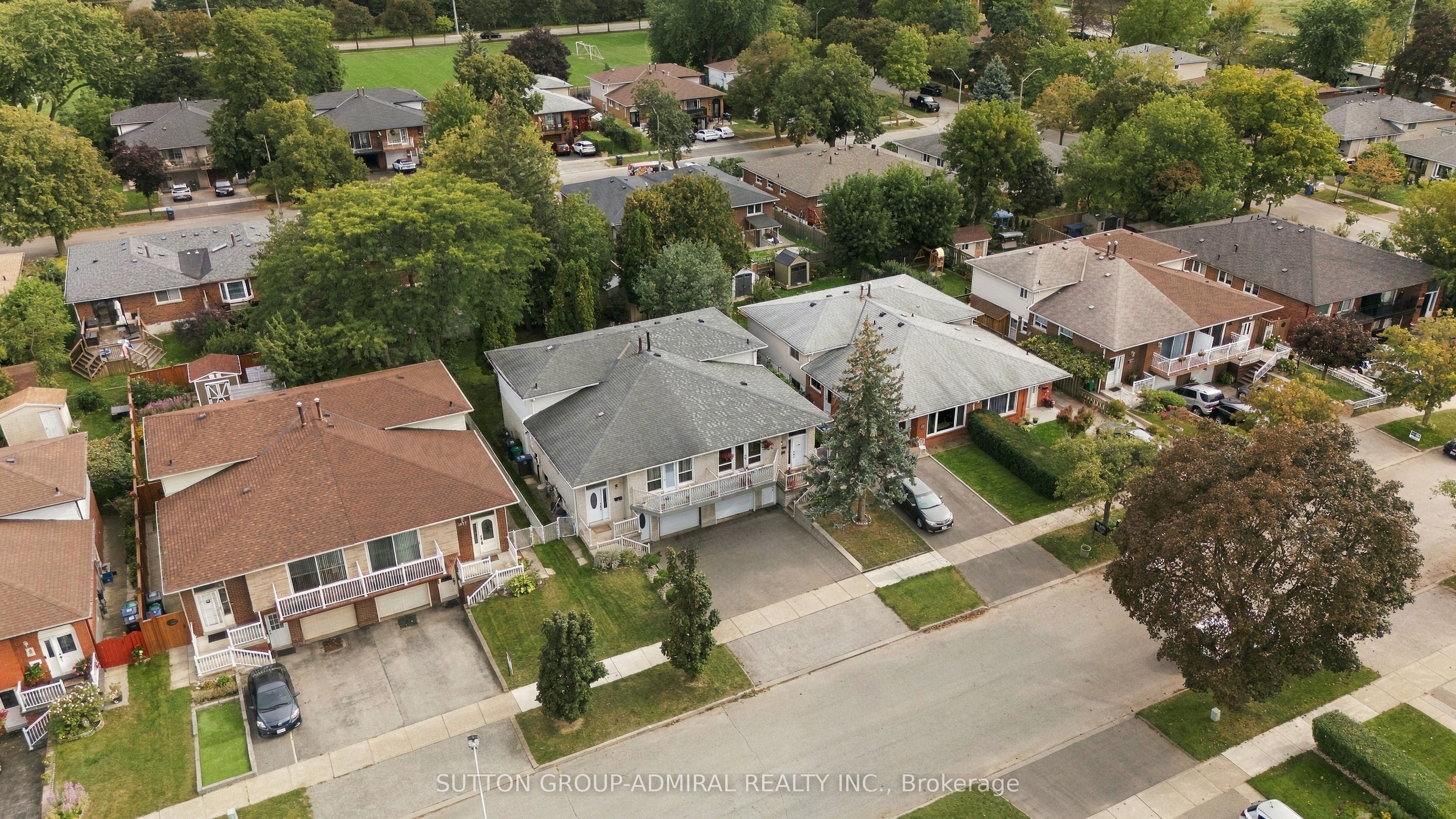 1871 Silverberry Crescent Property Photo 1