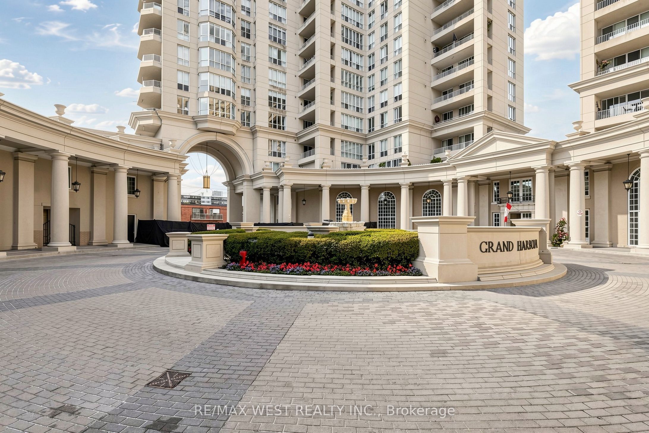 2287 Lake Shore Boulevard W 1404 Property Photo 1