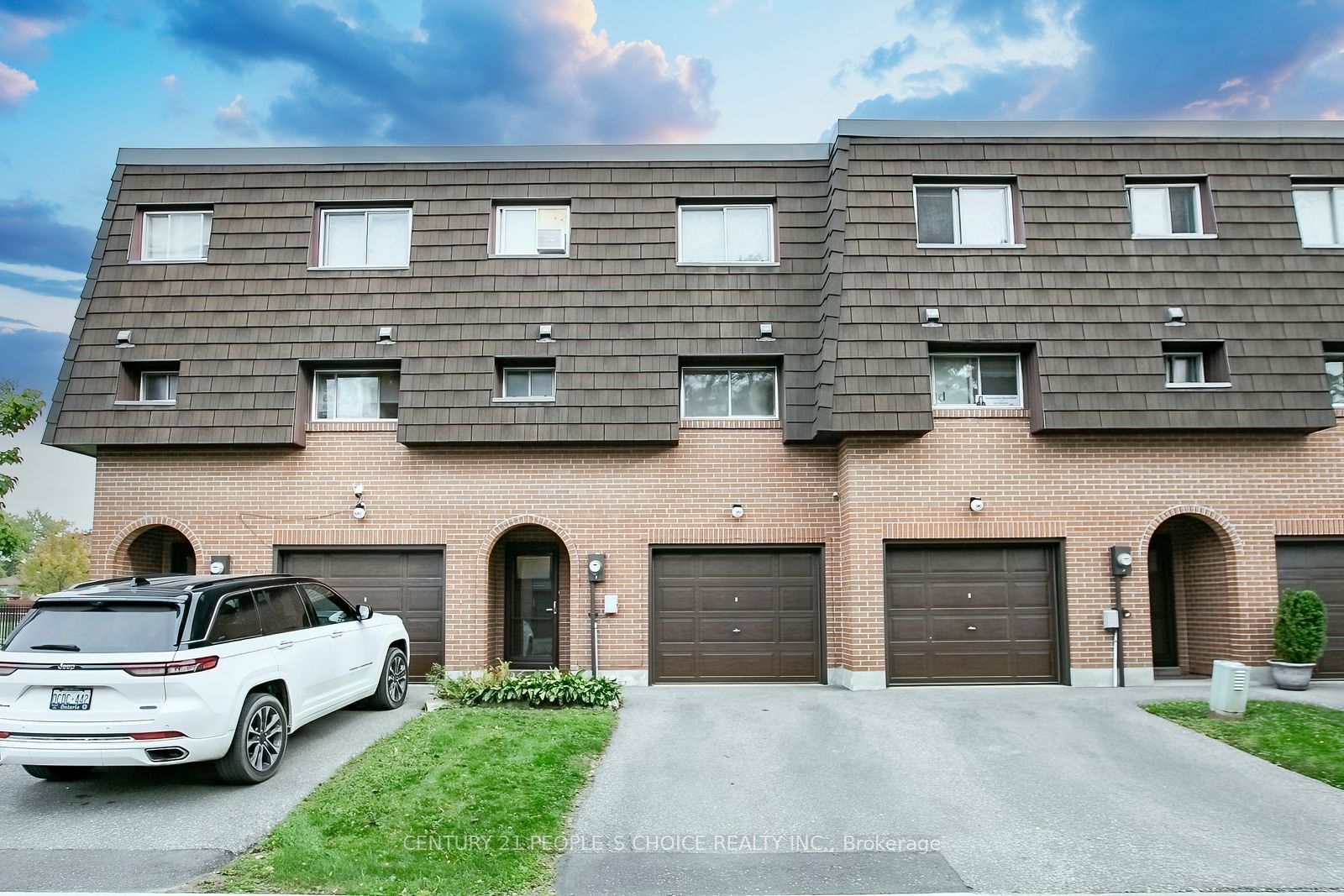 98 Darras Court Property Photo 1