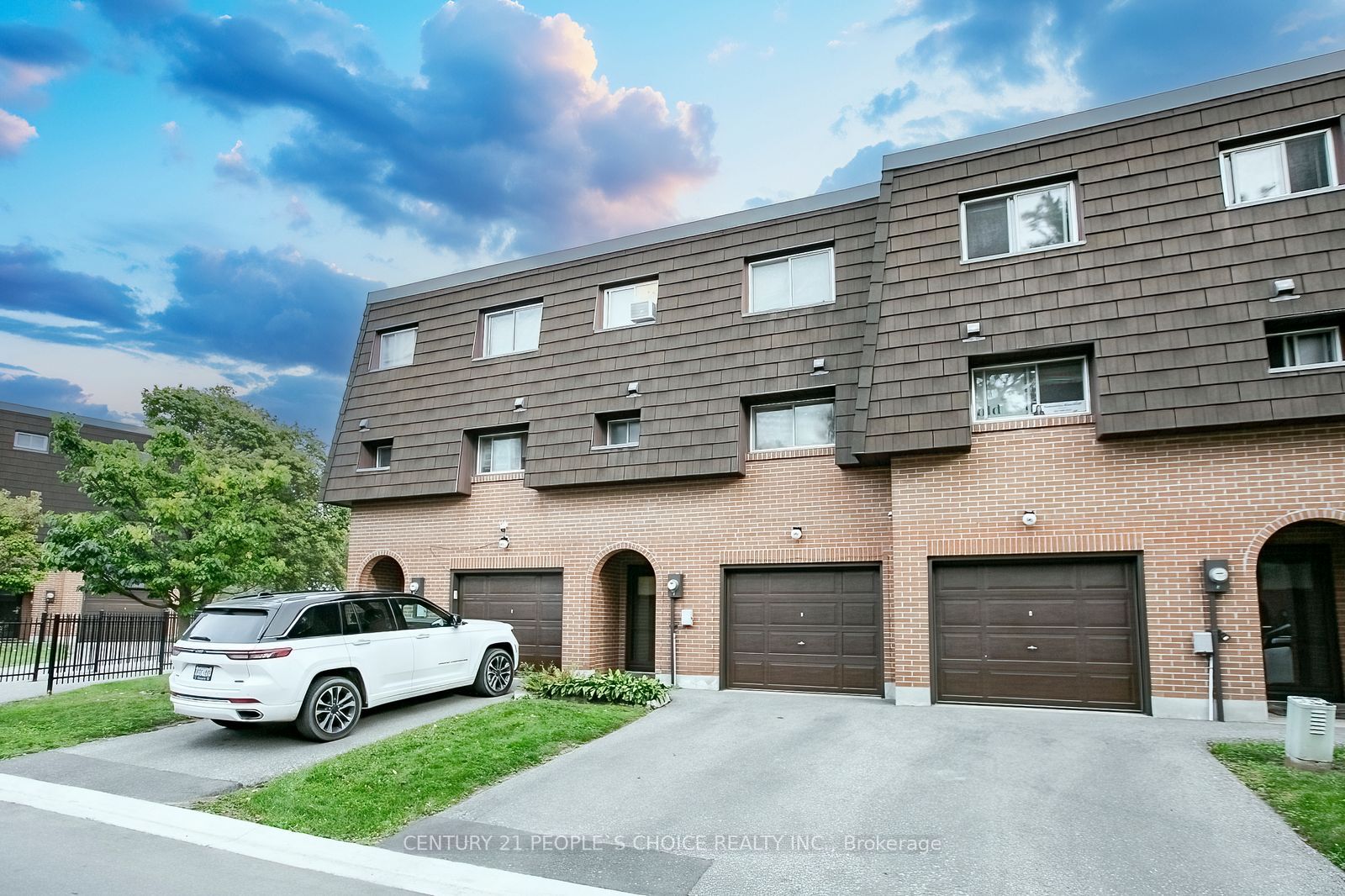 98 Darras Court Property Photo 2