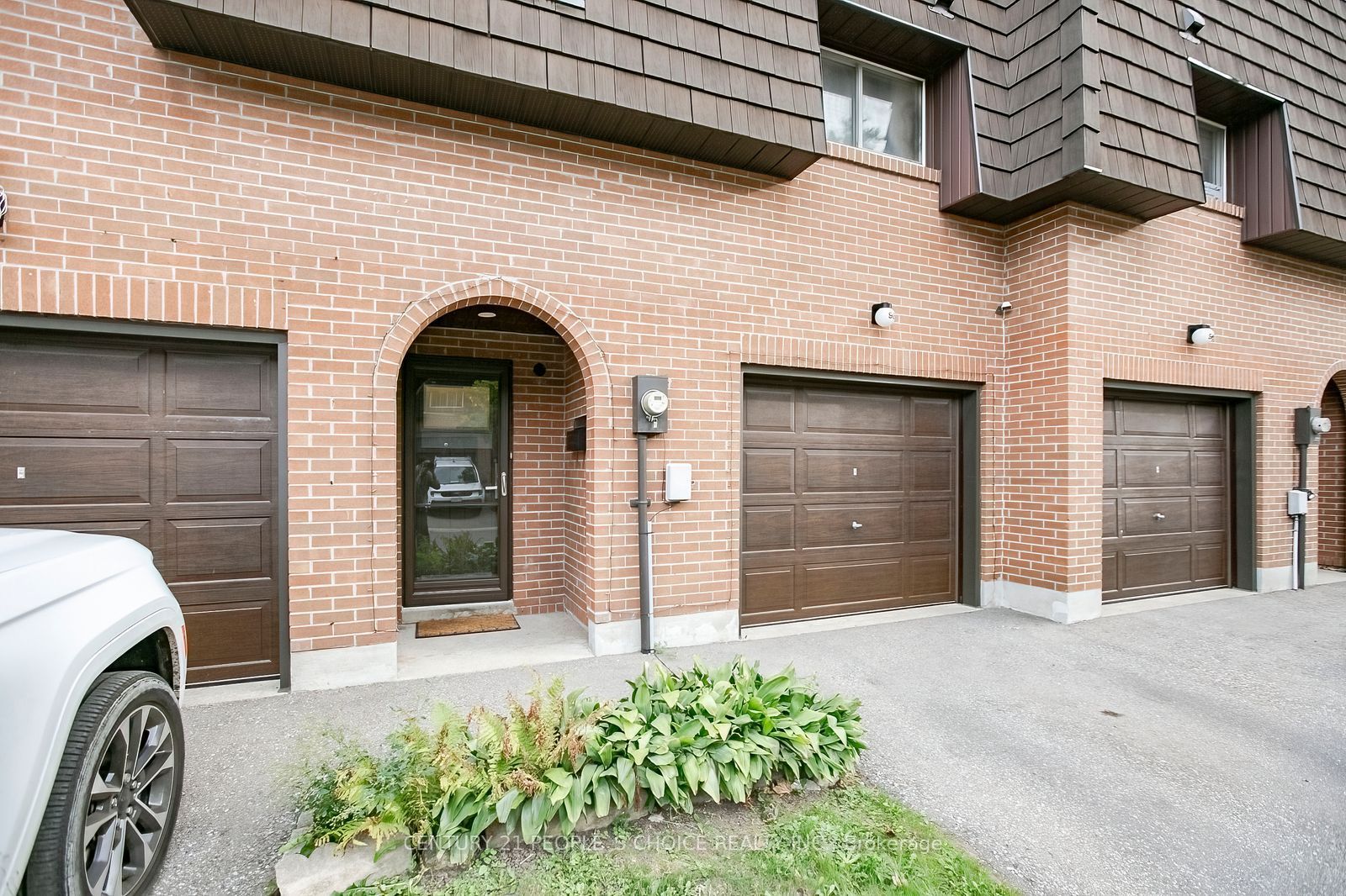 98 Darras Court Property Photo 3