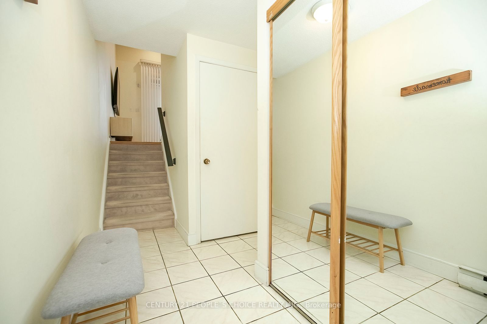 98 Darras Court Property Photo 6