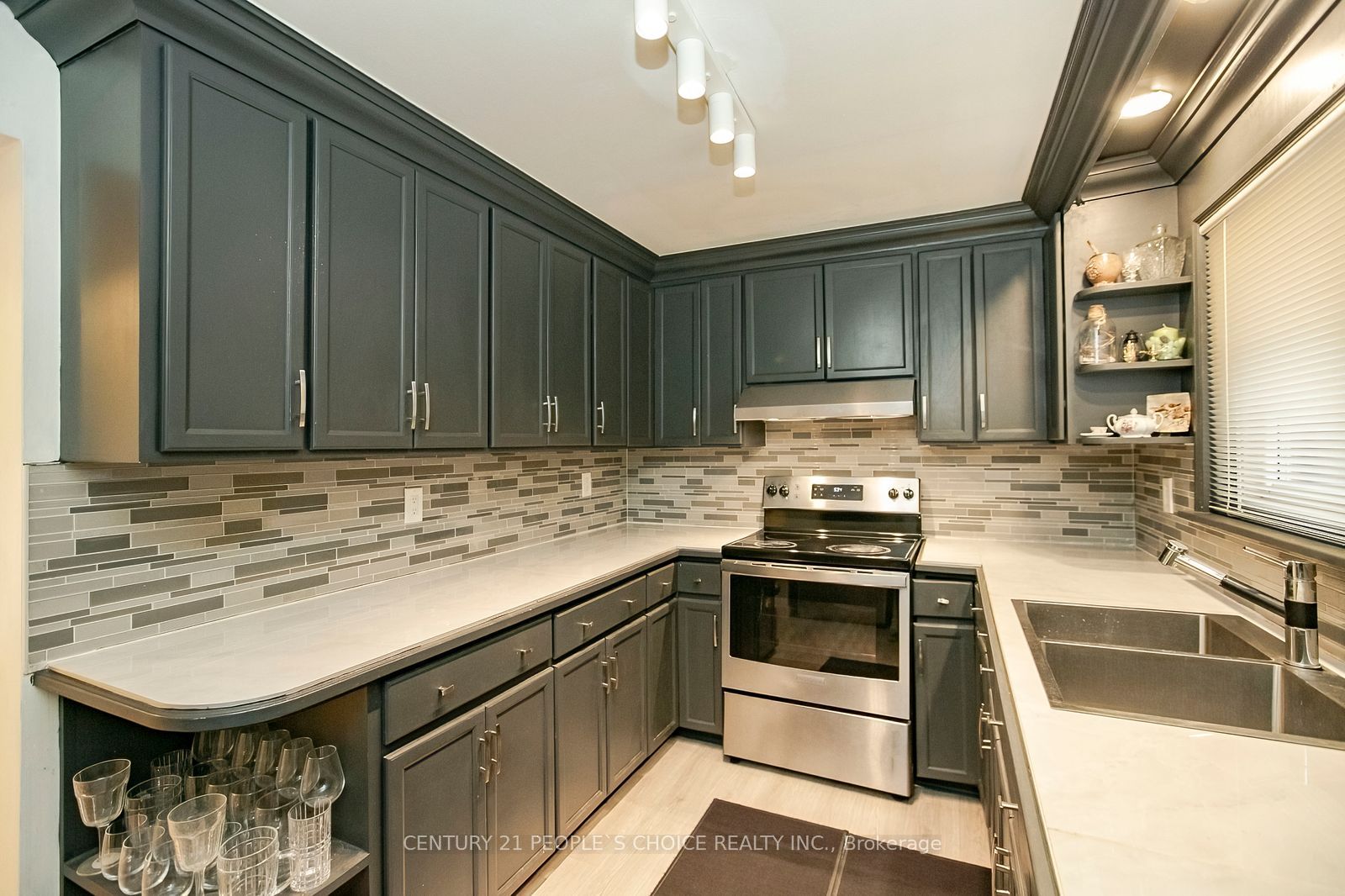 98 Darras Court Property Photo 17