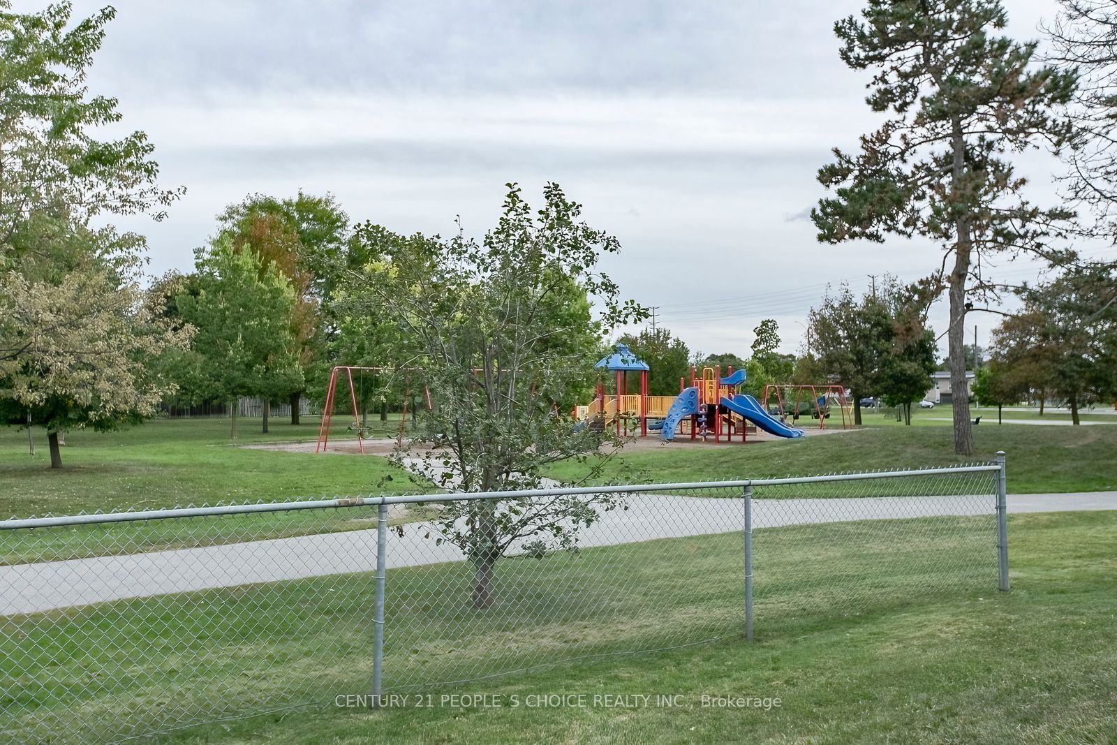 98 Darras Court Property Photo 43