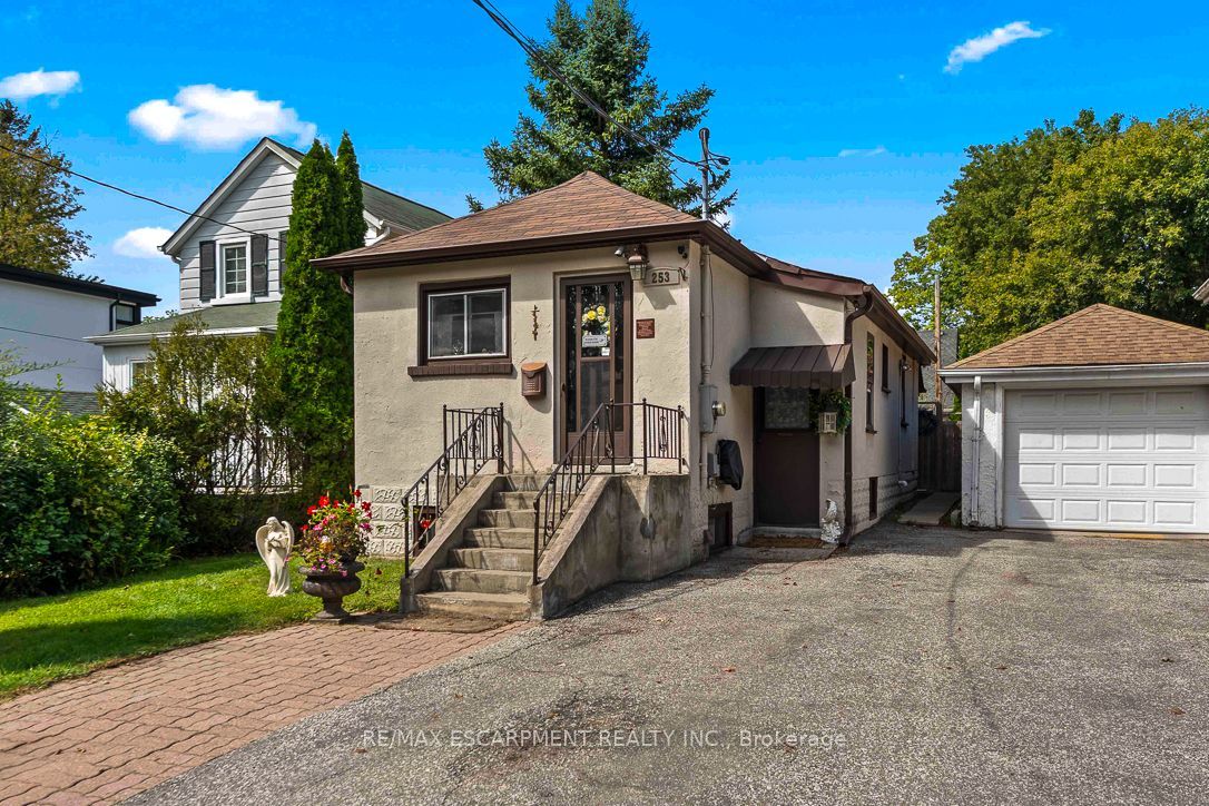 253 Eaglewood Boulevard Property Photo 1