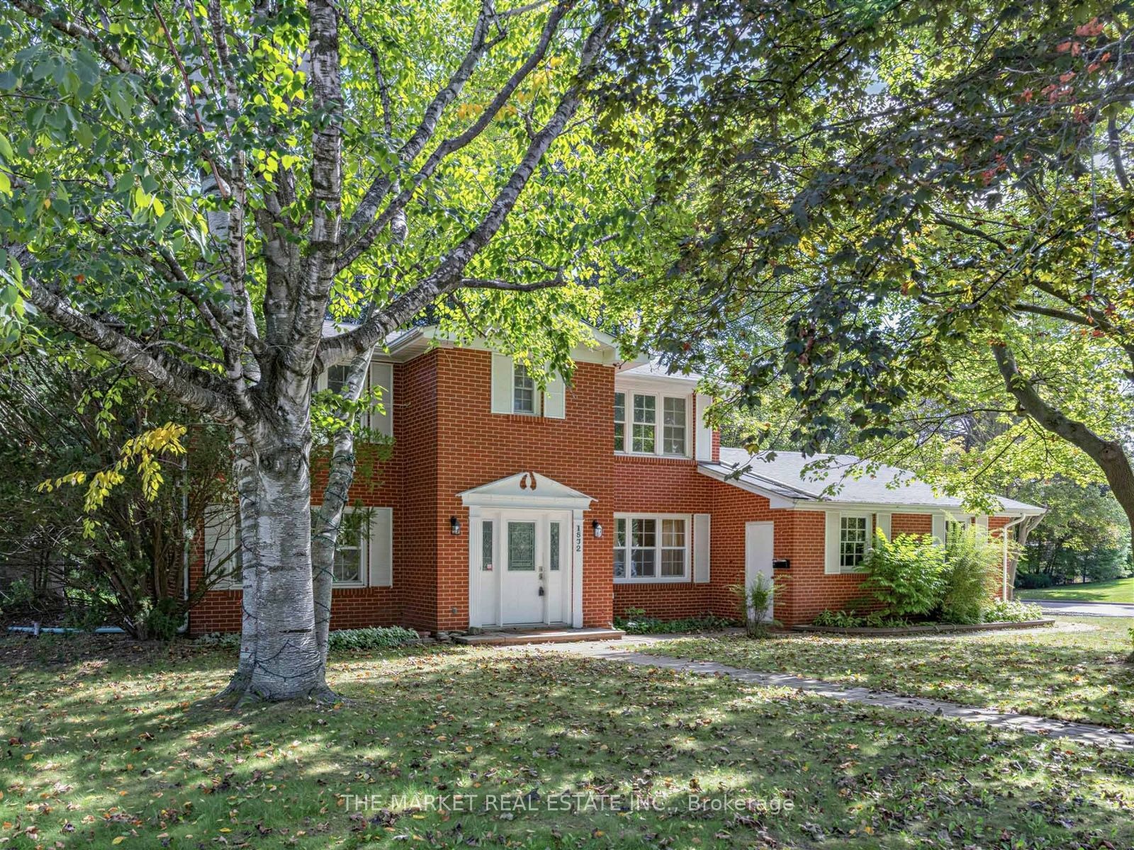 1572 Atrium Court Property Photo 2