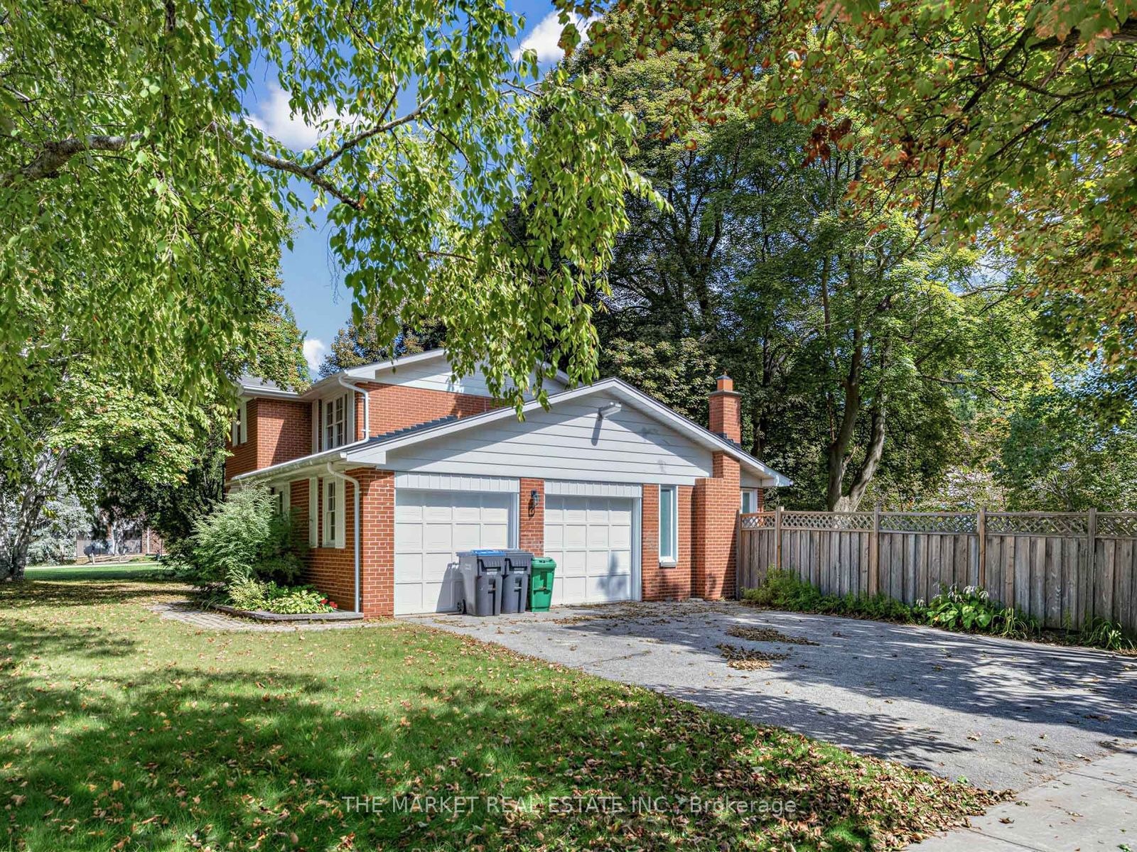 1572 Atrium Court Property Photo 4