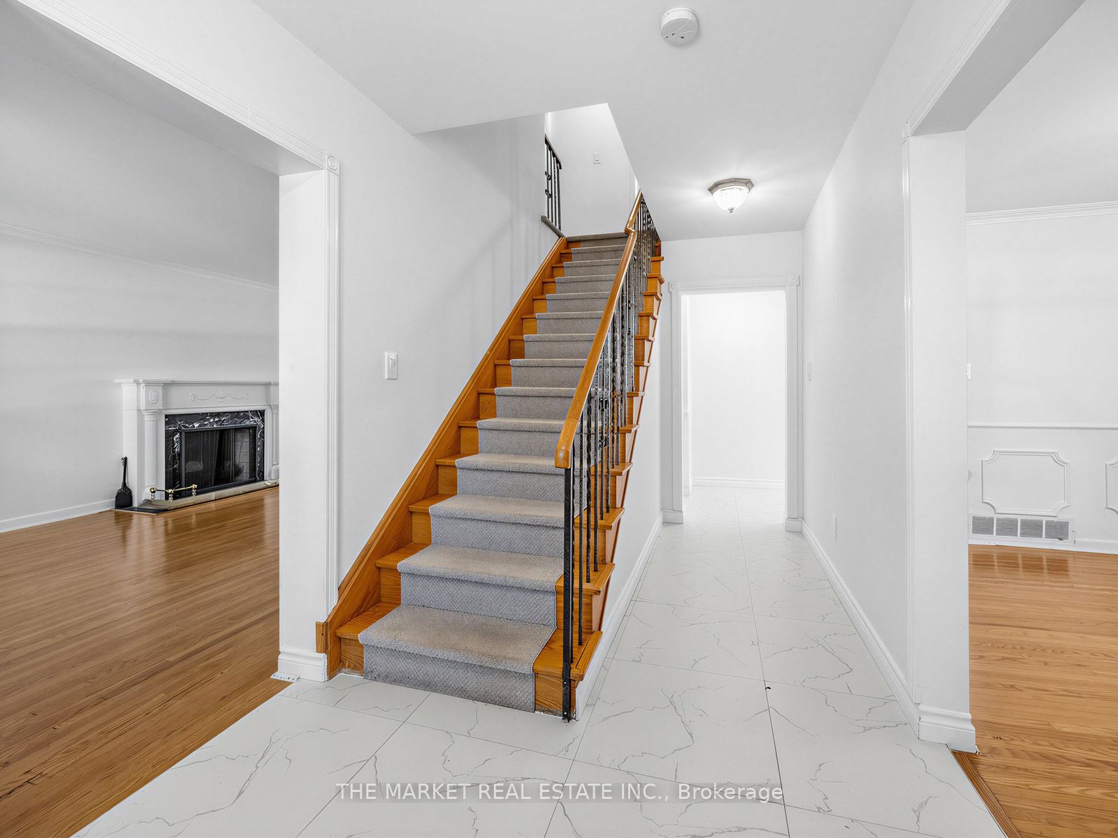 1572 Atrium Court Property Photo 6
