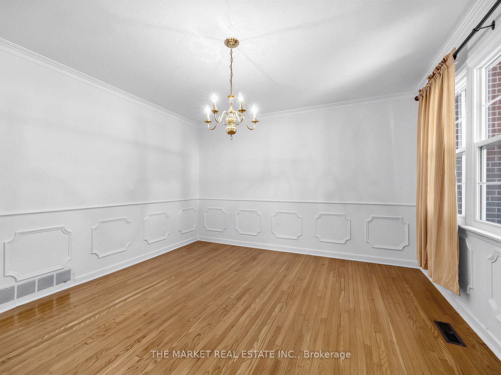 1572 Atrium Court Property Photo 8