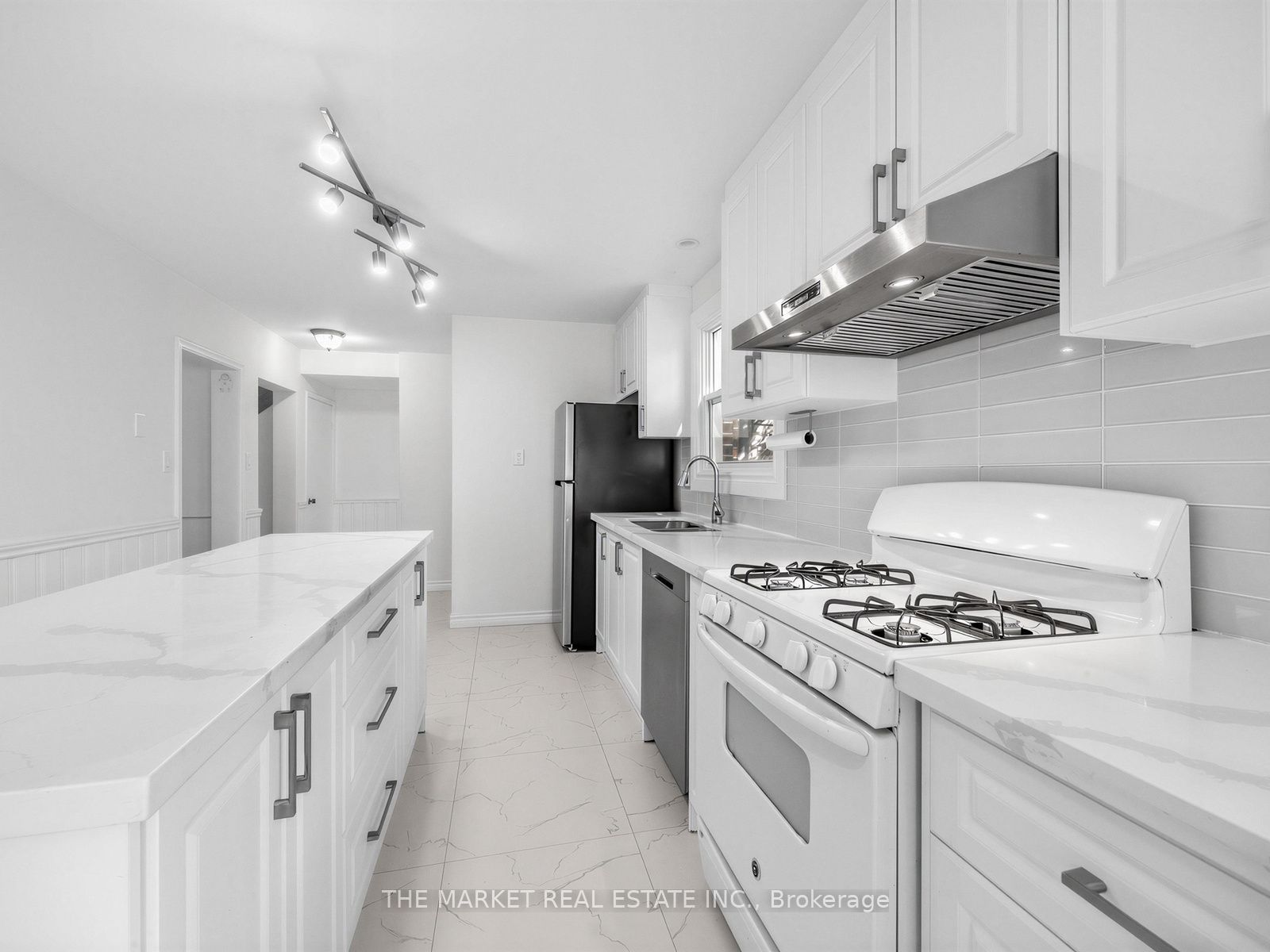 1572 Atrium Court Property Photo 12