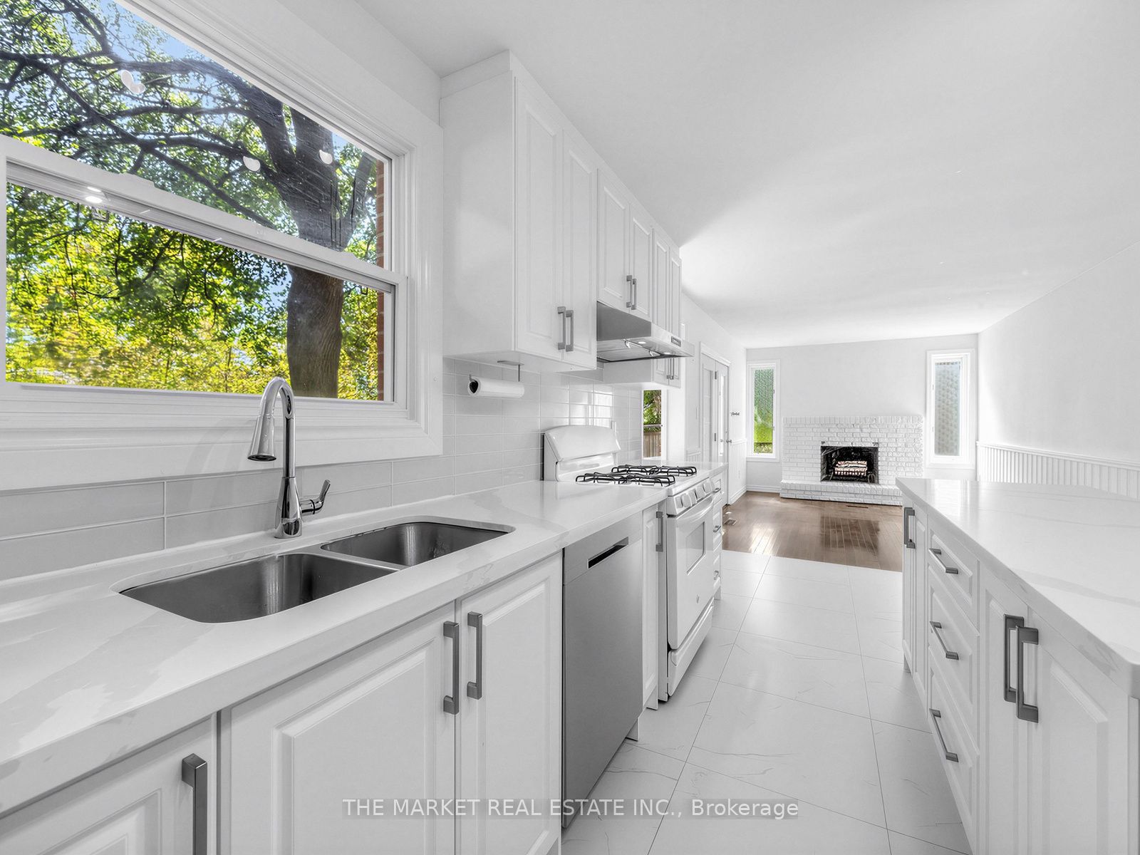 1572 Atrium Court Property Photo 13
