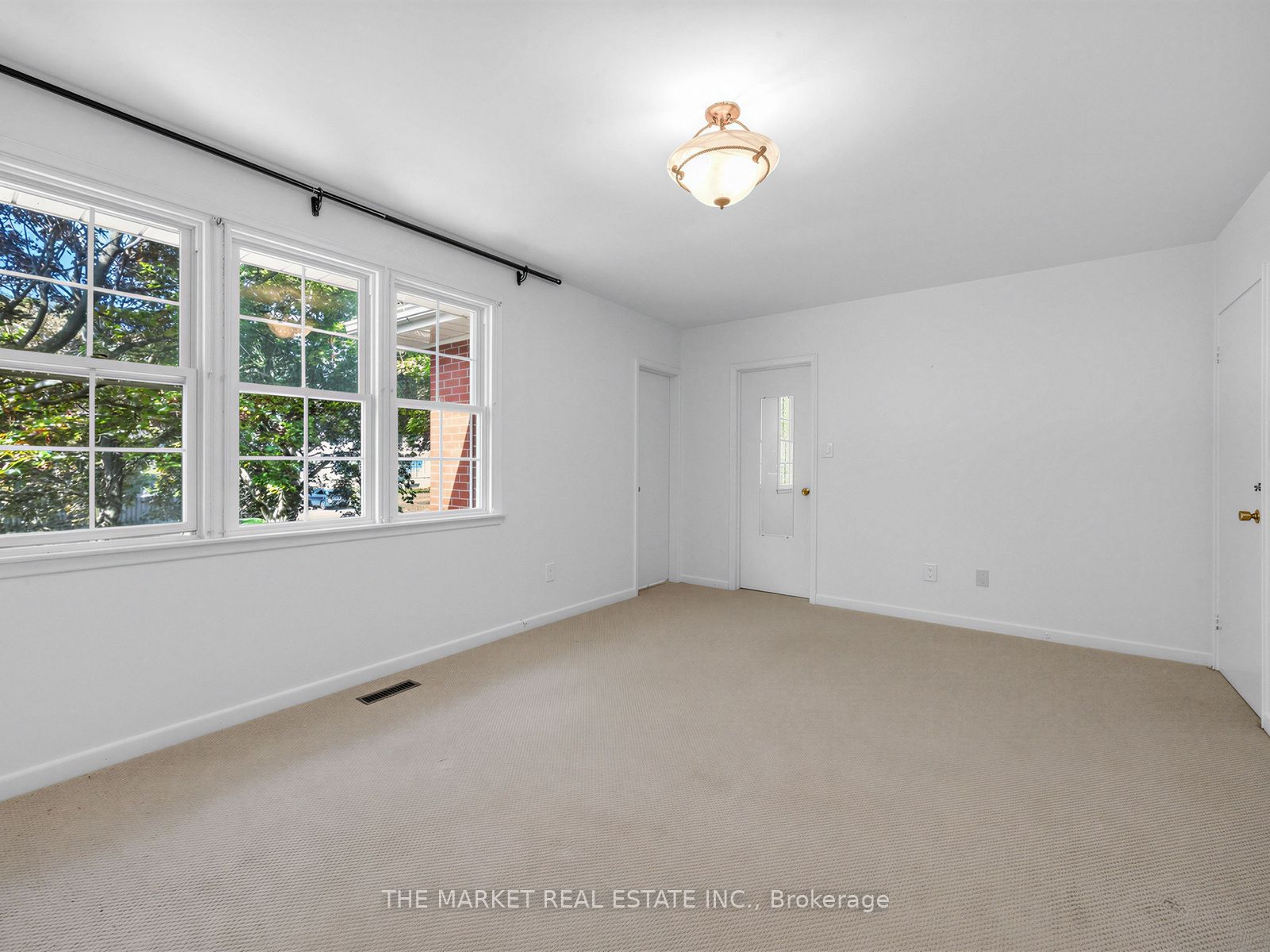 1572 Atrium Court Property Photo 22
