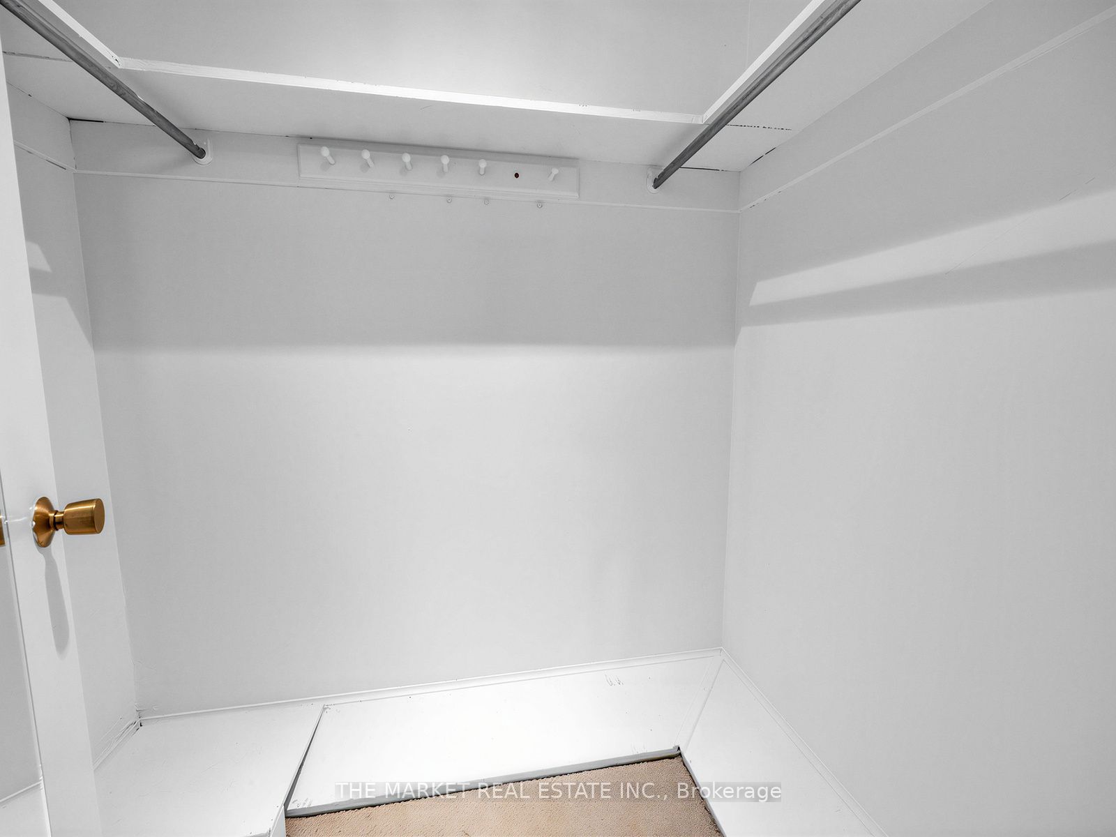 1572 Atrium Court Property Photo 23
