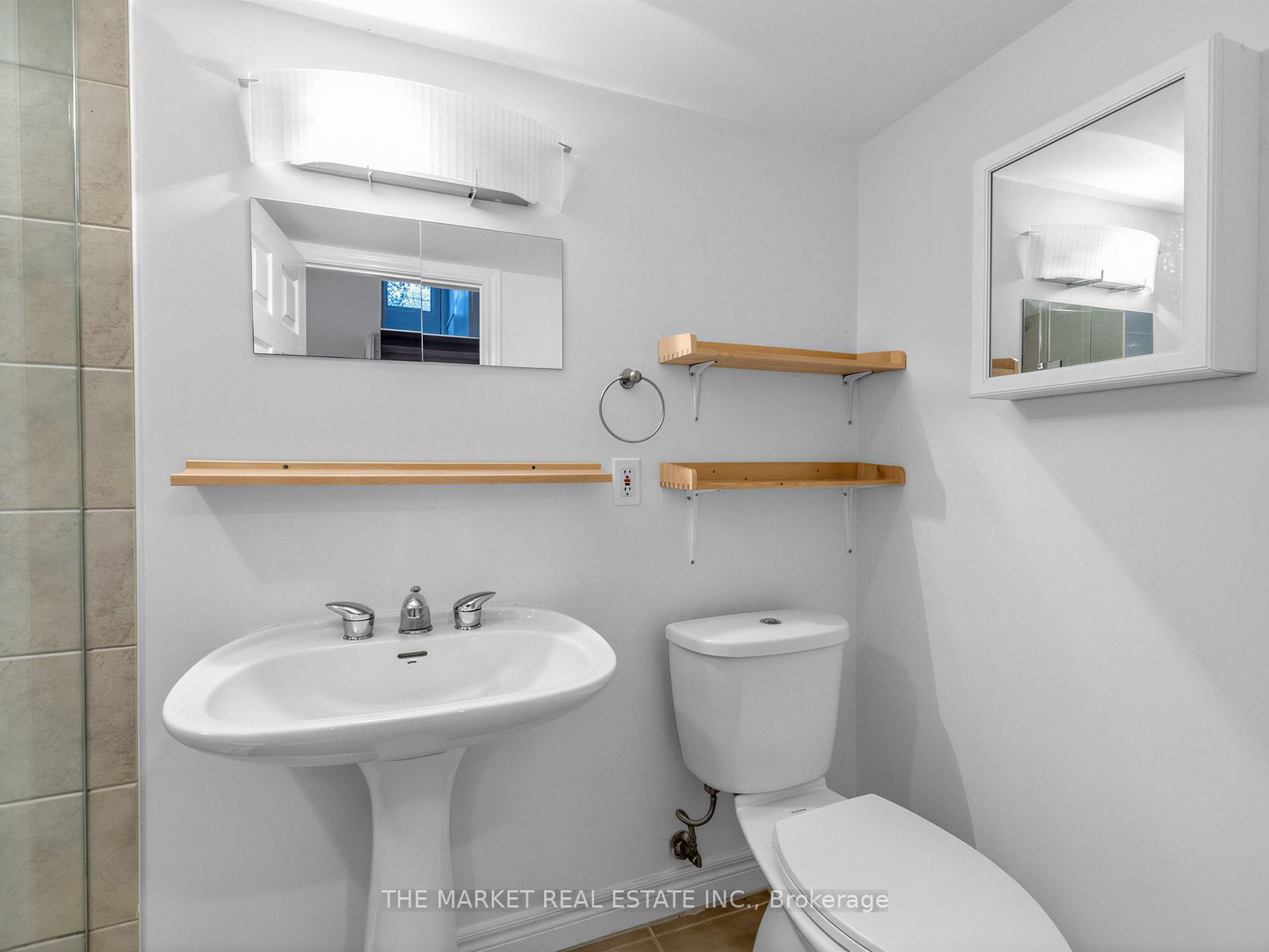 1572 Atrium Court Property Photo 28