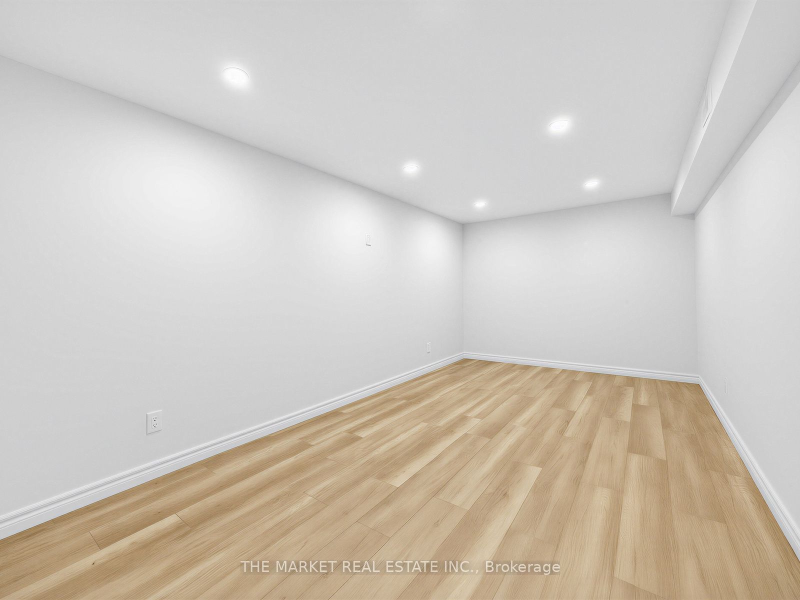 1572 Atrium Court Property Photo 32