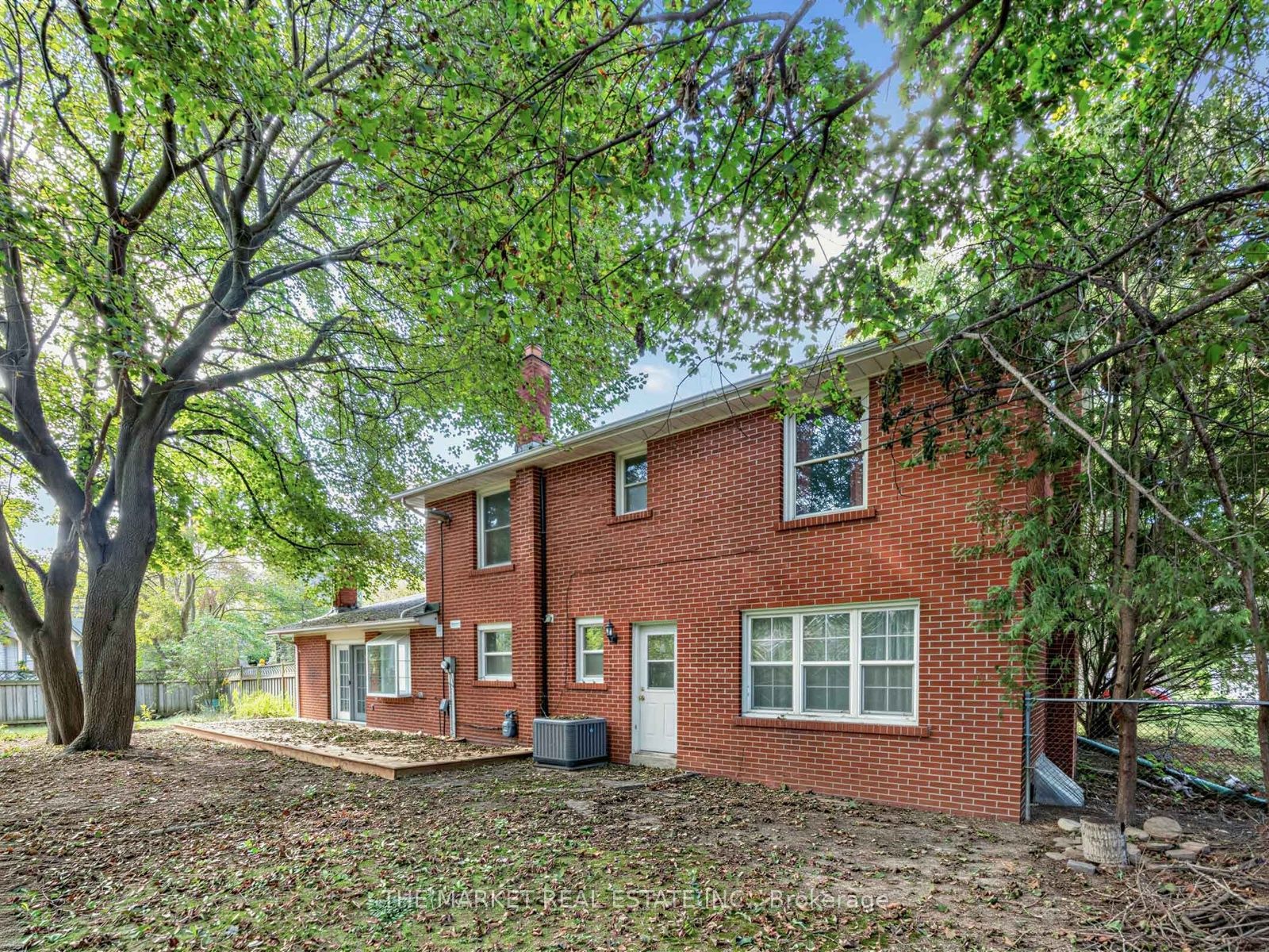 1572 Atrium Court Property Photo 33