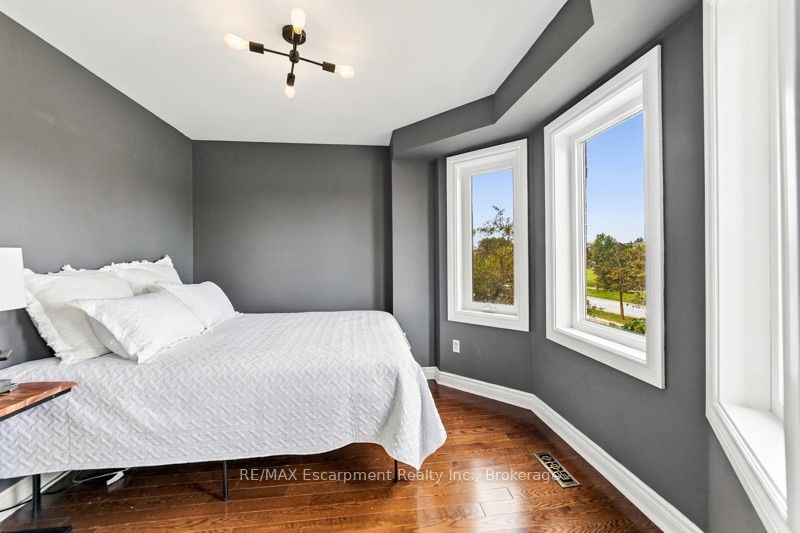 272 Glenashton Drive Property Photo 16