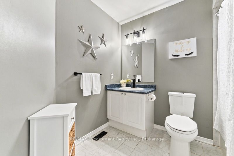 272 Glenashton Drive Property Photo 18
