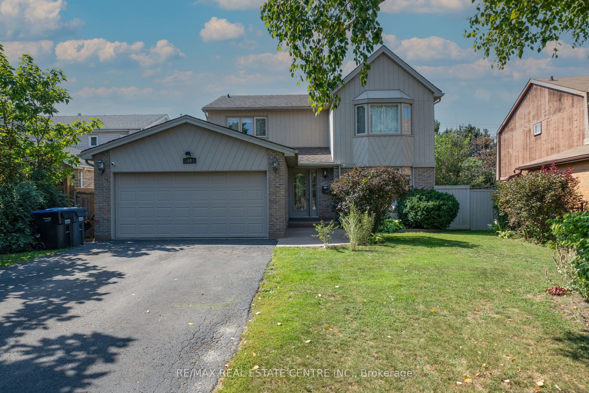 44 Madelaine Crescent Property Photo 1