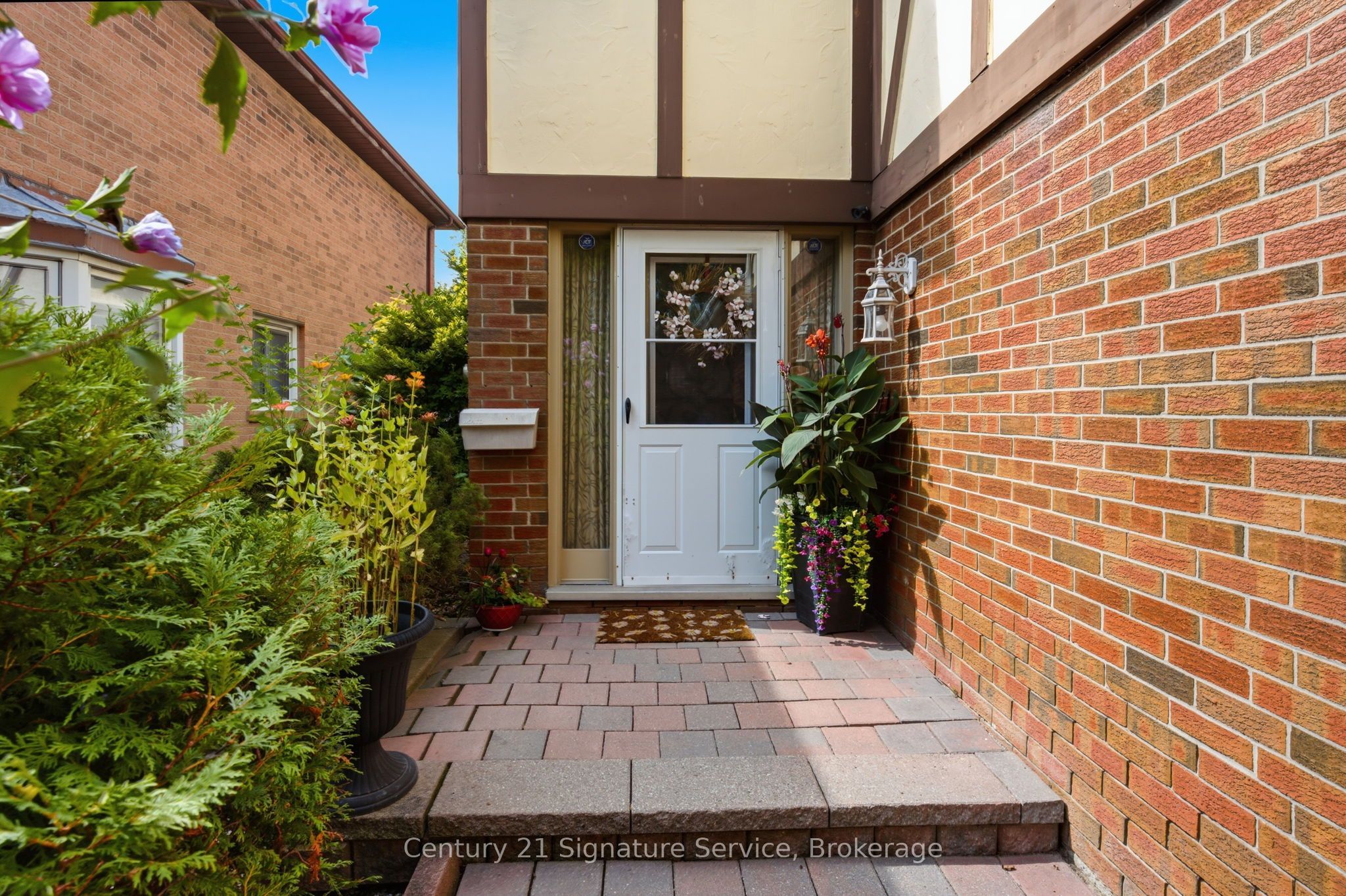 4265 Tea Garden Circle Property Photo 4