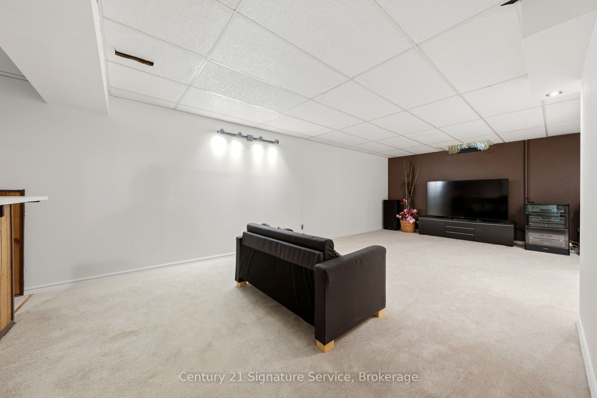 4265 Tea Garden Circle Property Photo 34