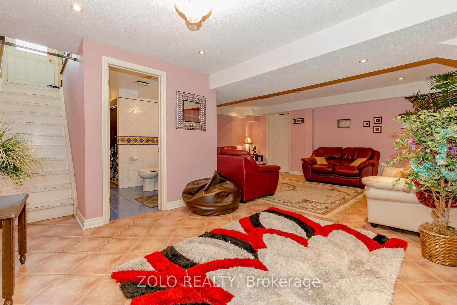 1474 Rosemanor Drive Property Photo 4