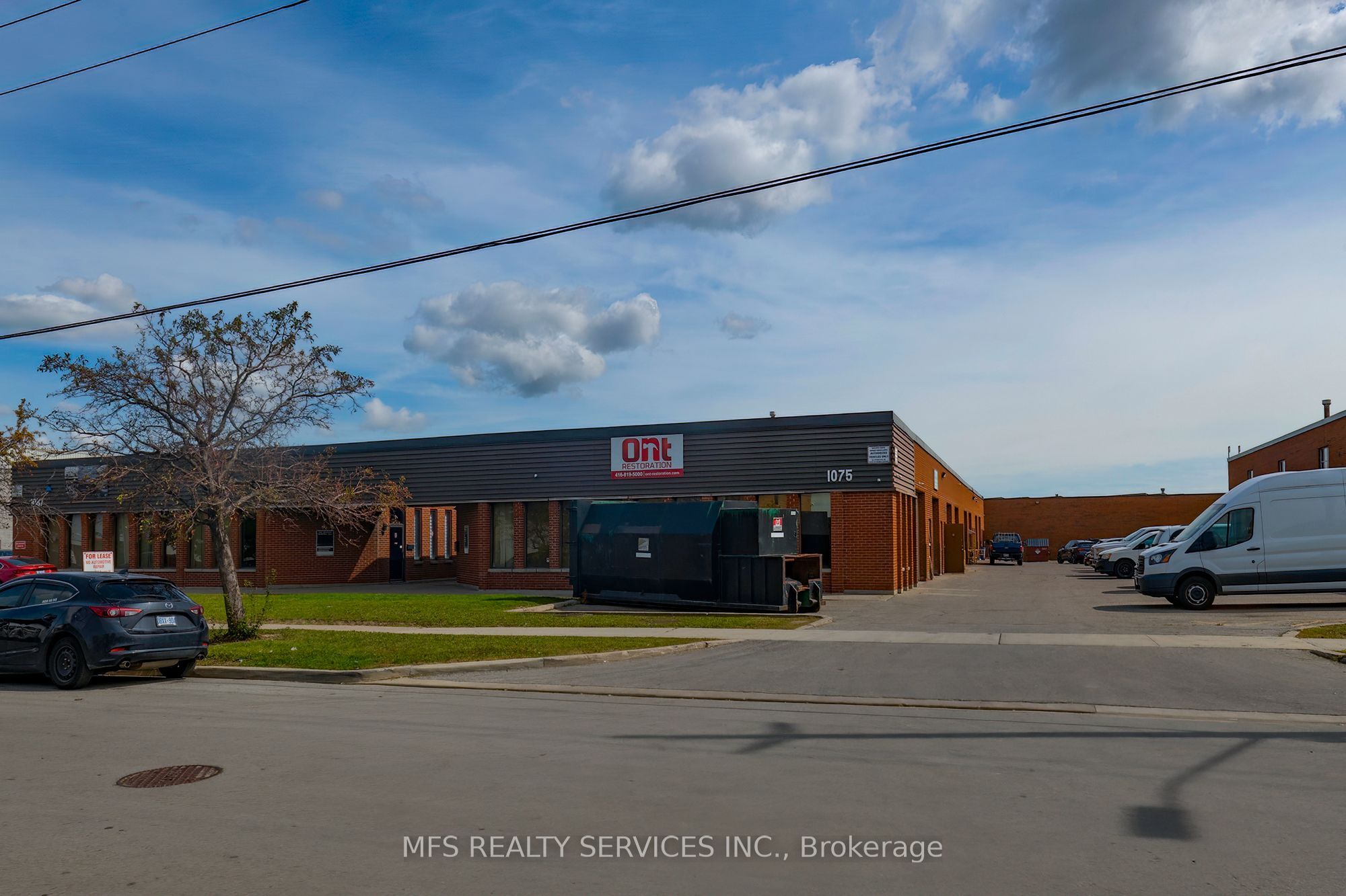1075-1087 Westport Crescent Property Photo 1