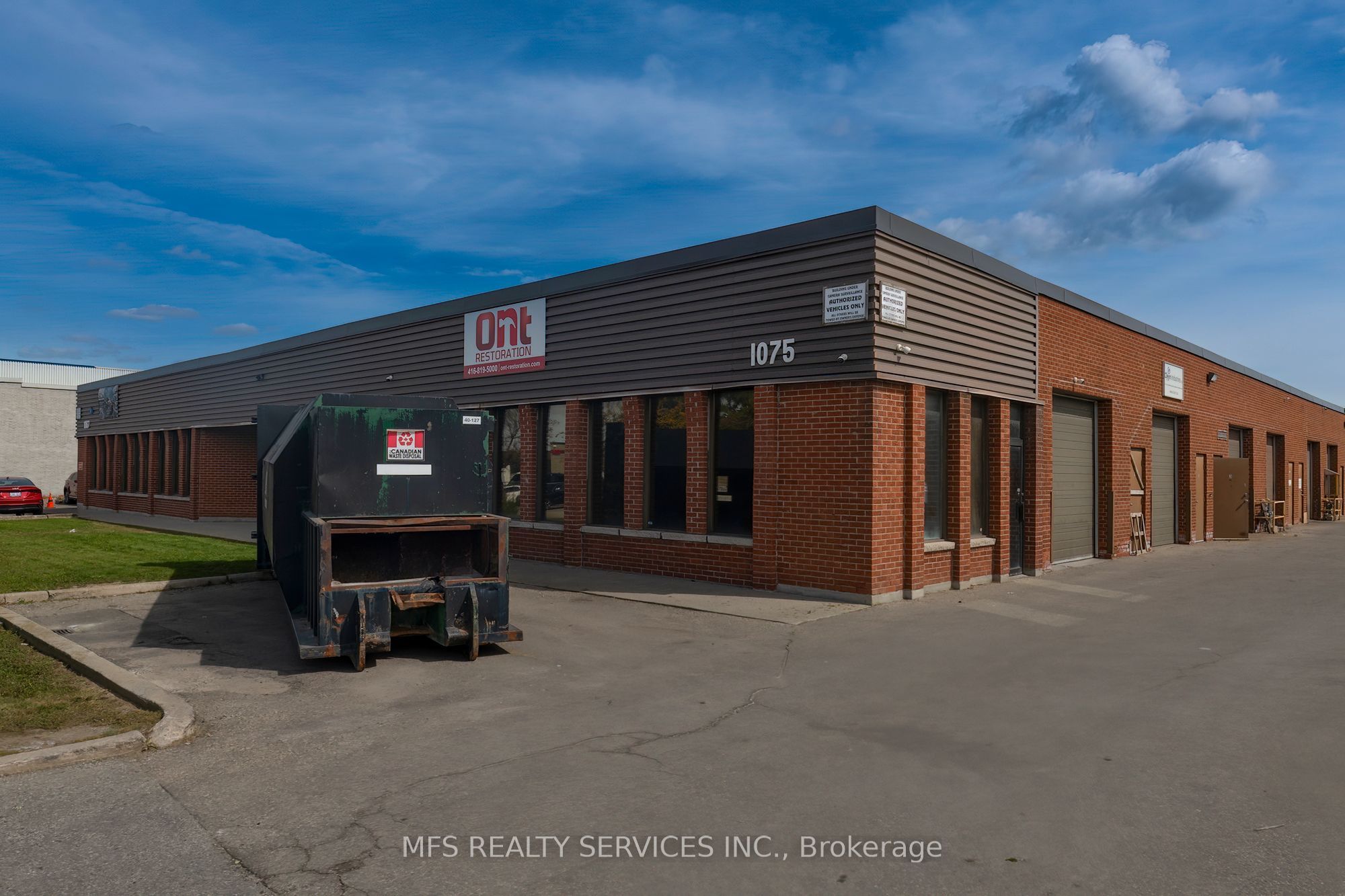 1075-1087 Westport Crescent Property Photo 2