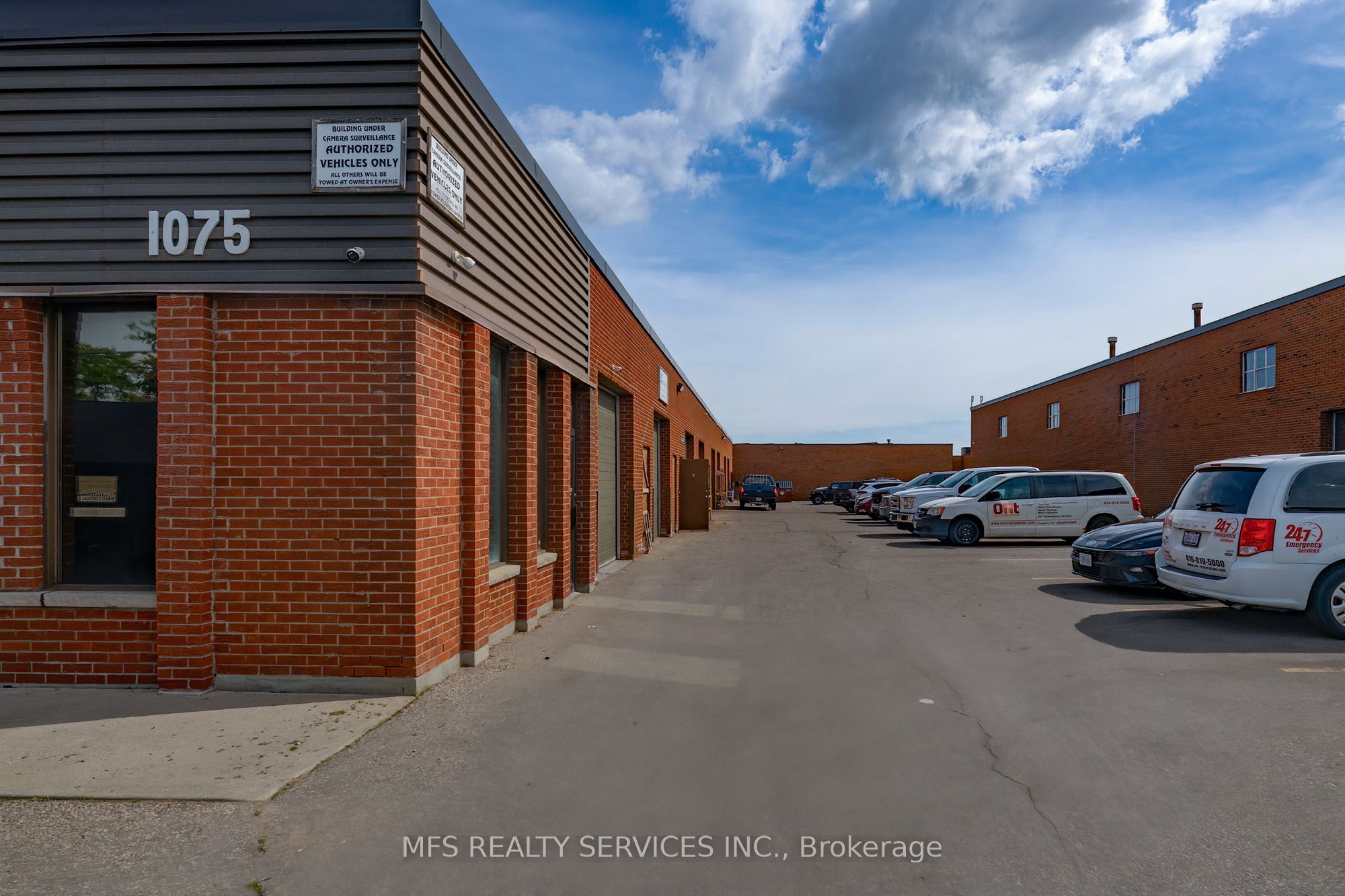 1075-1087 Westport Crescent Property Photo 5
