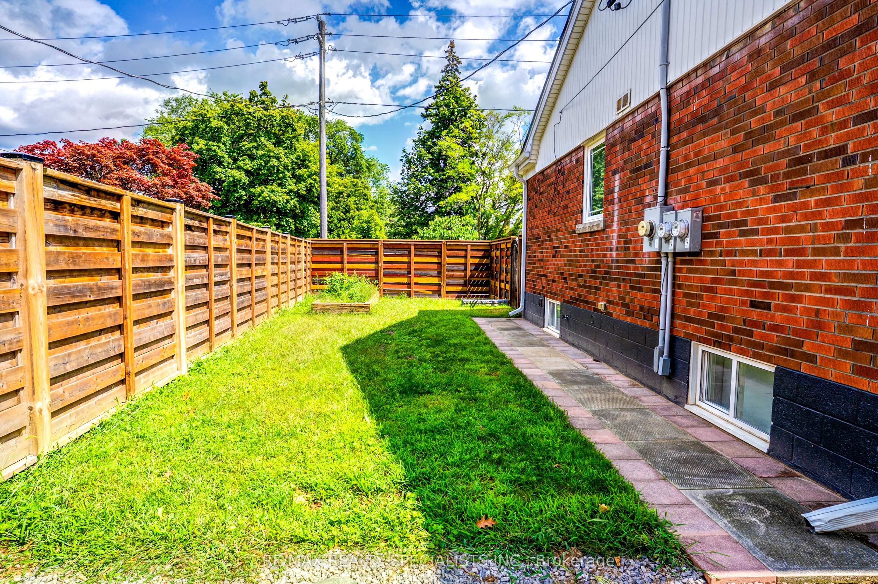 454 Mayzel Road Lower Property Photo 14