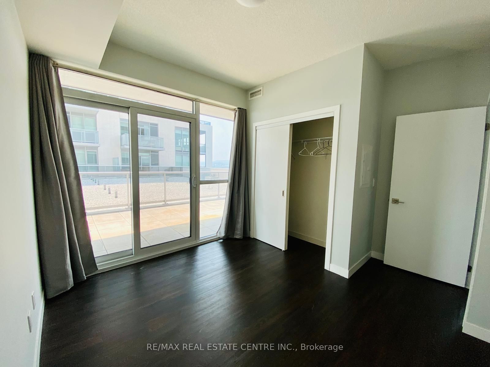 2087 Fairview Street 1008 Property Photo 16