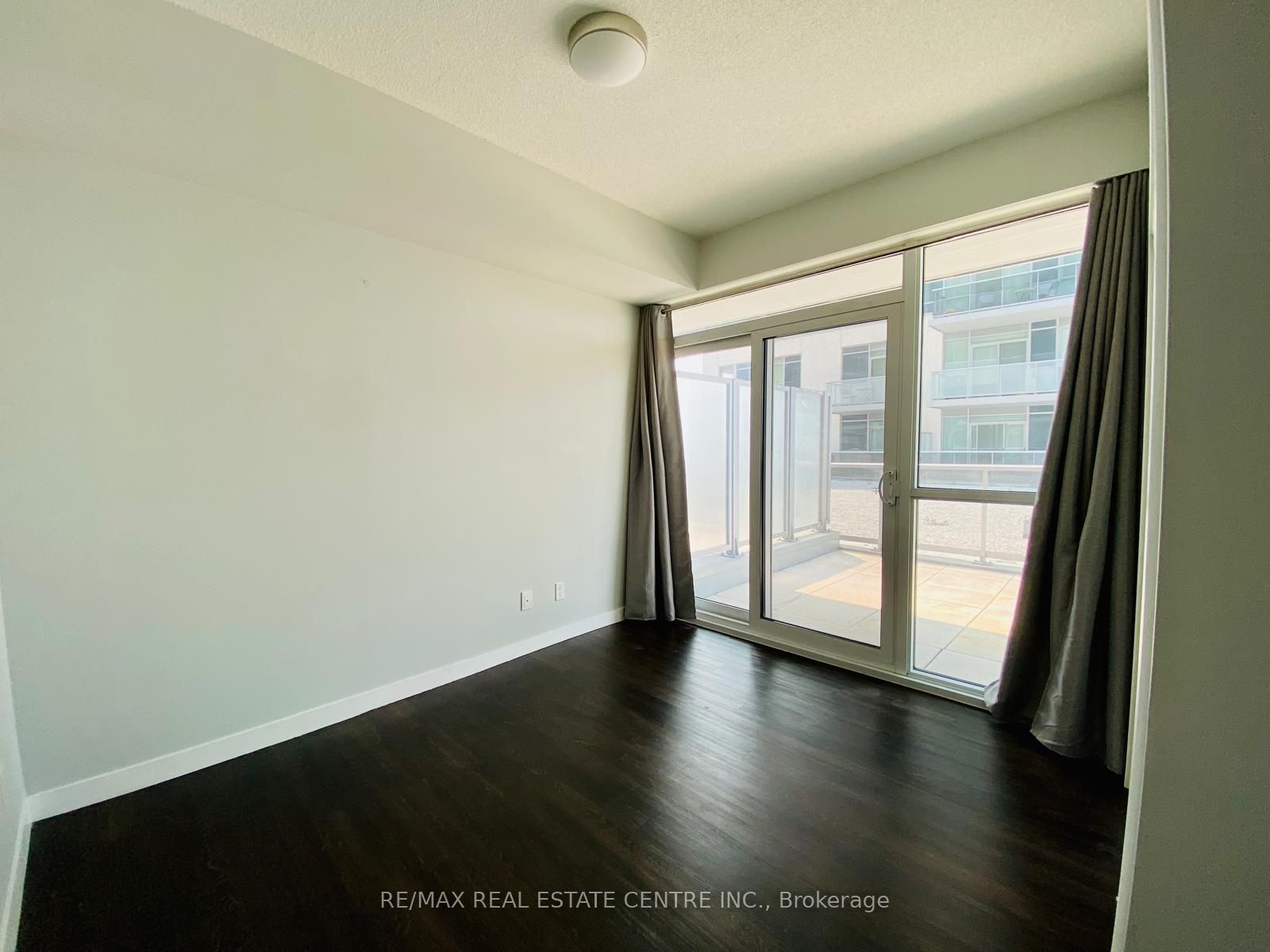 2087 Fairview Street 1008 Property Photo 18