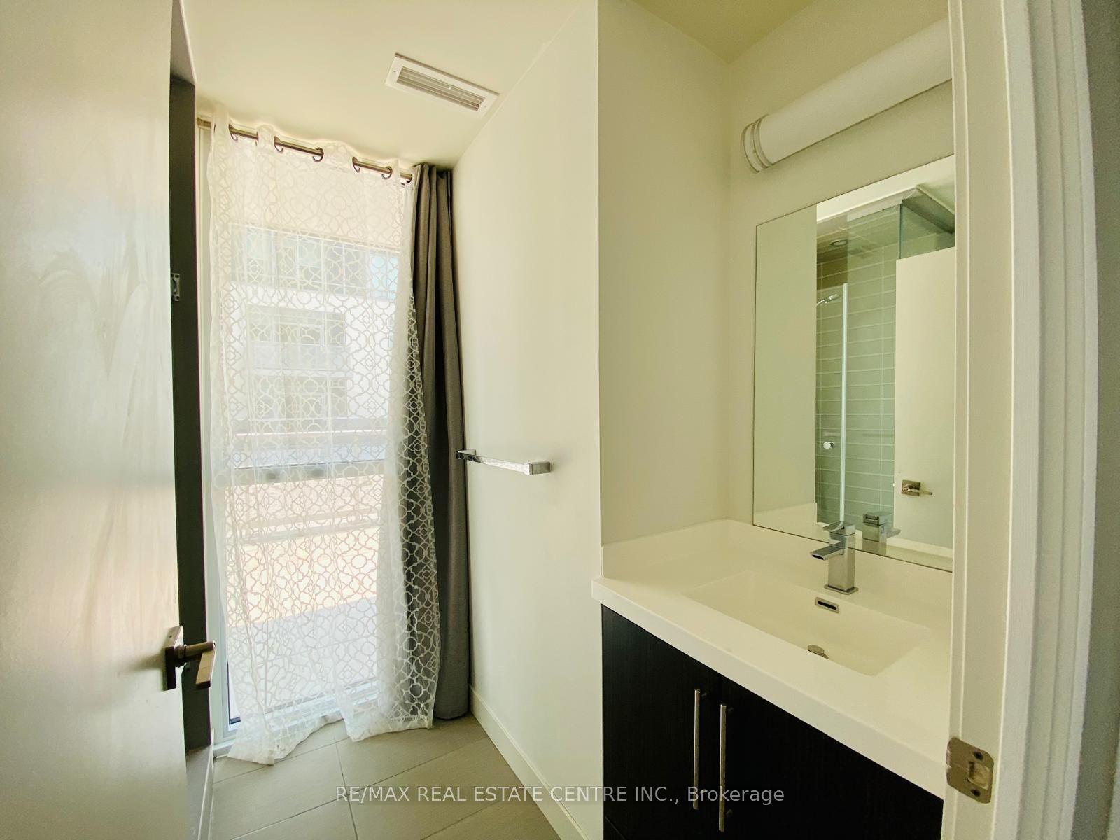 2087 Fairview Street 1008 Property Photo 21