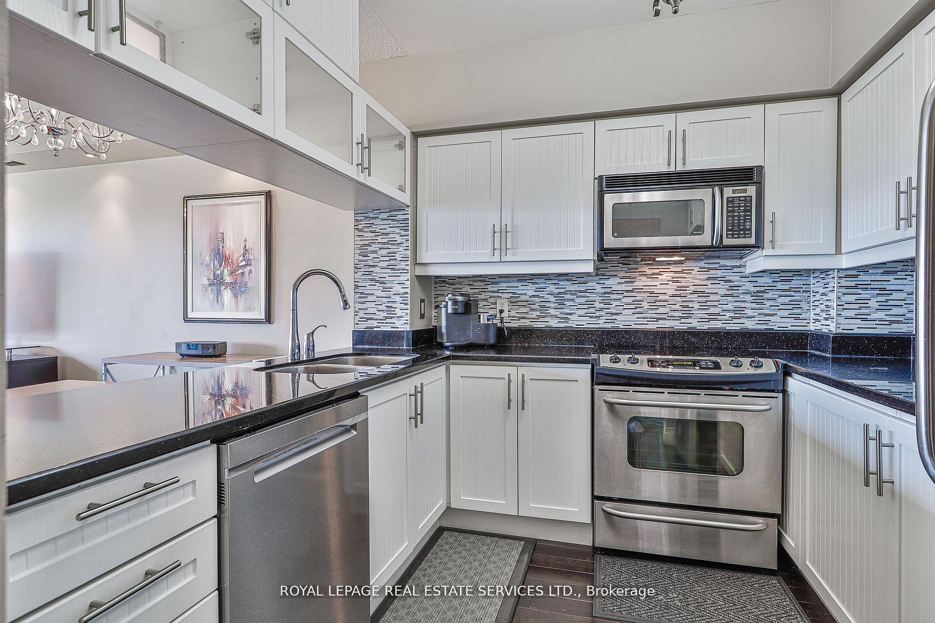 2261 Lake Shore Boulevard W 1010 Property Photo 2