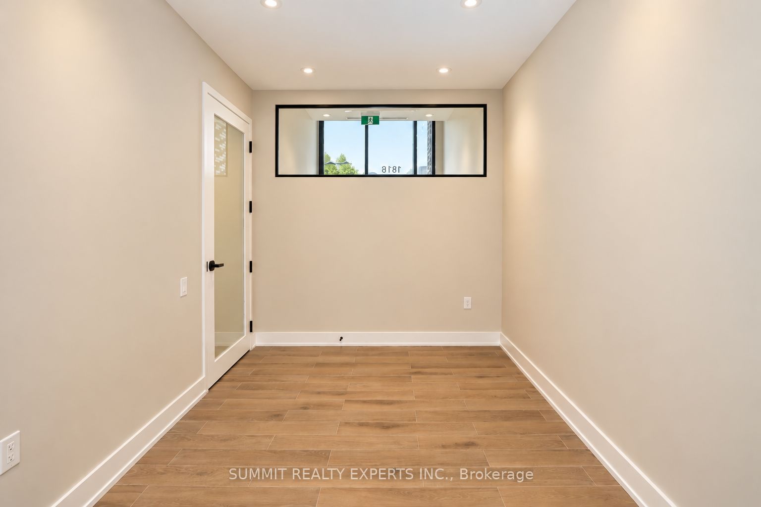 1816 St Clair Avenue W 77 Property Photo 3