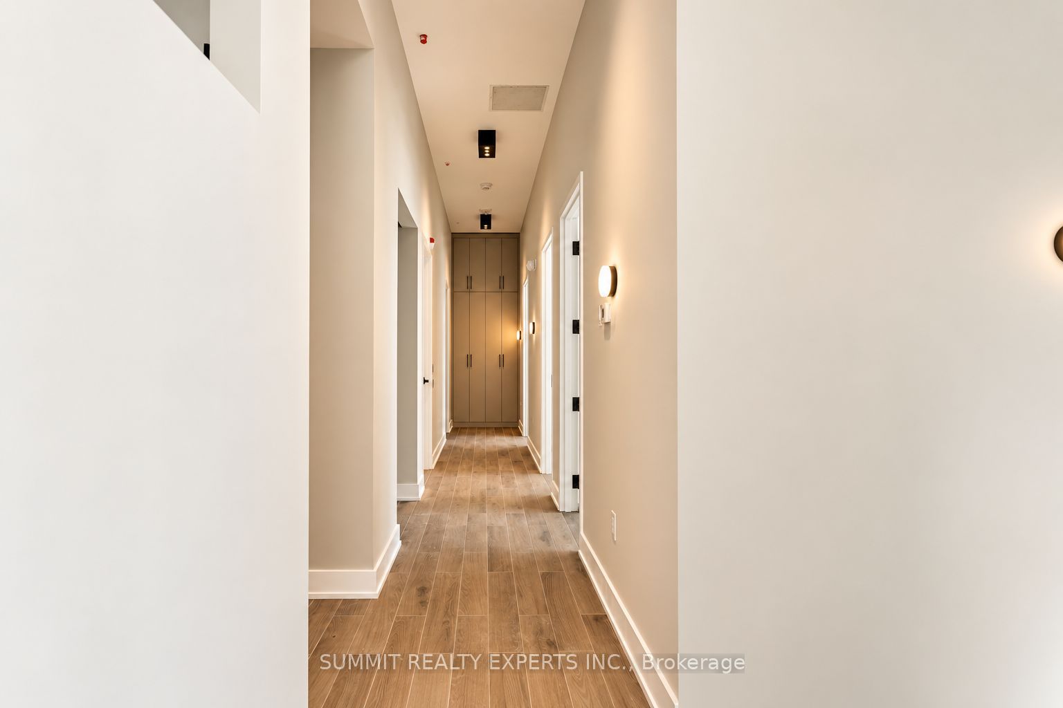 1816 St Clair Avenue W 77 Property Photo 6