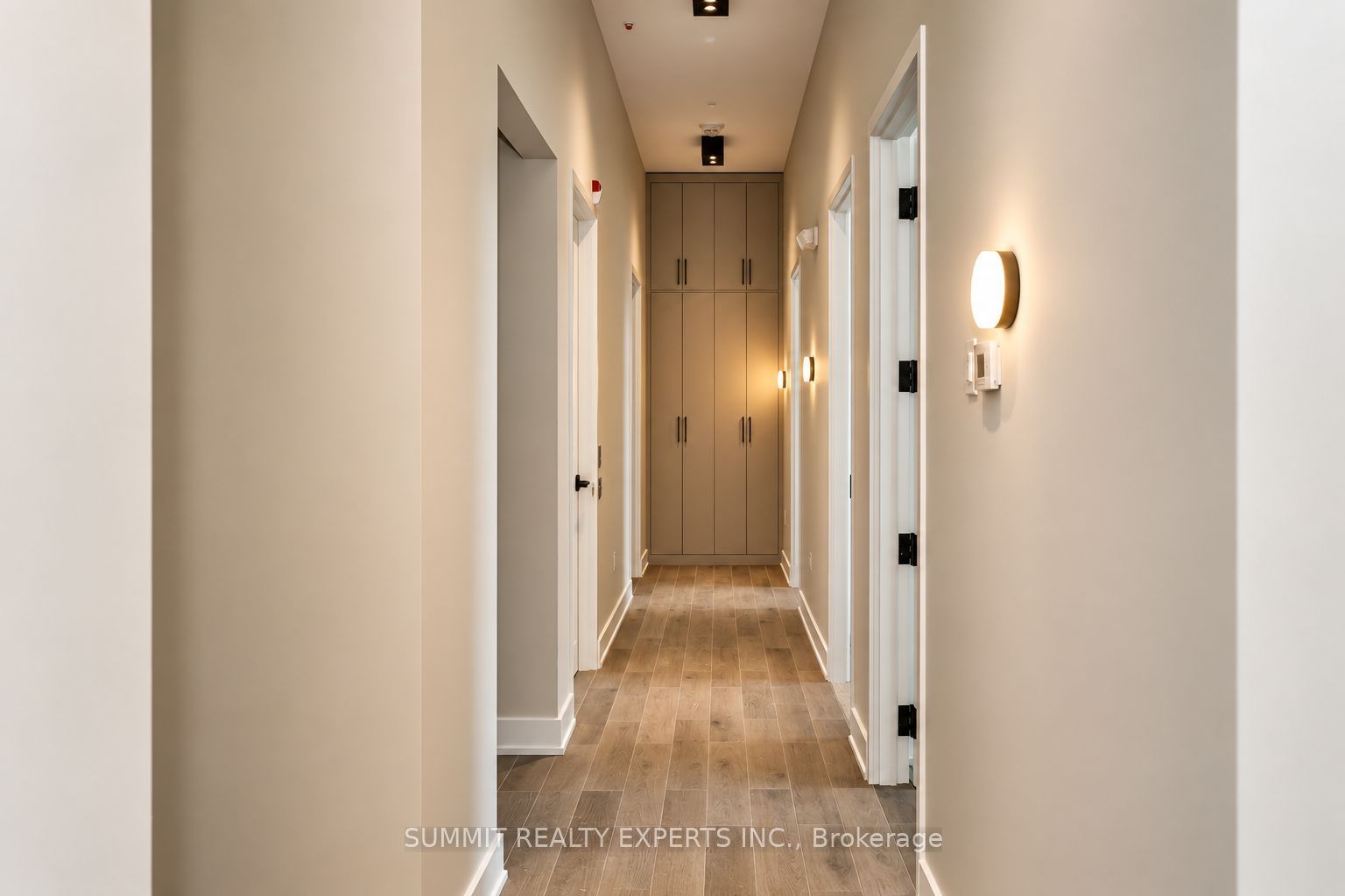 1816 St Clair Avenue W 77 Property Photo 7