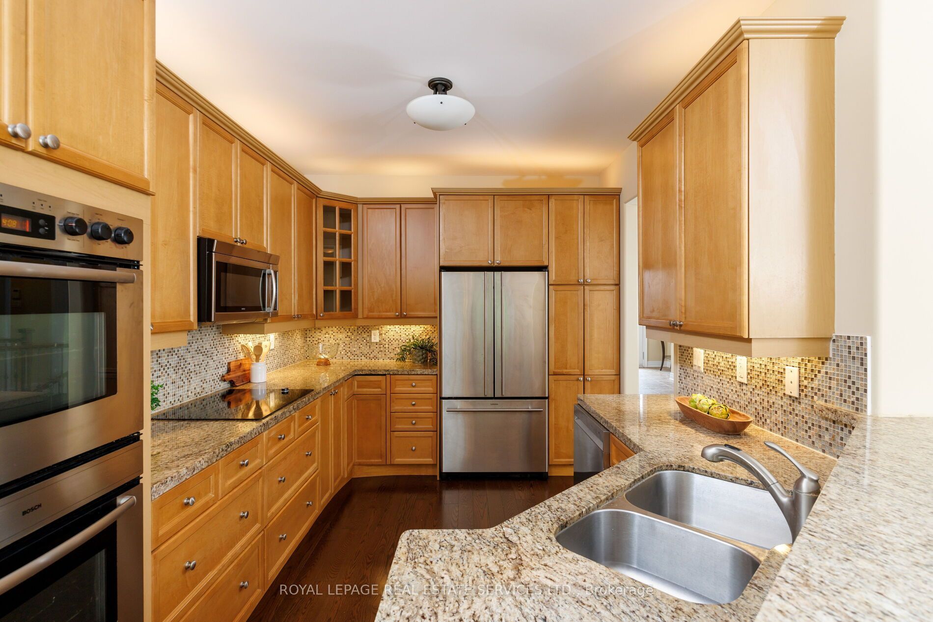 2424 Tesla Crescent Property Photo 15