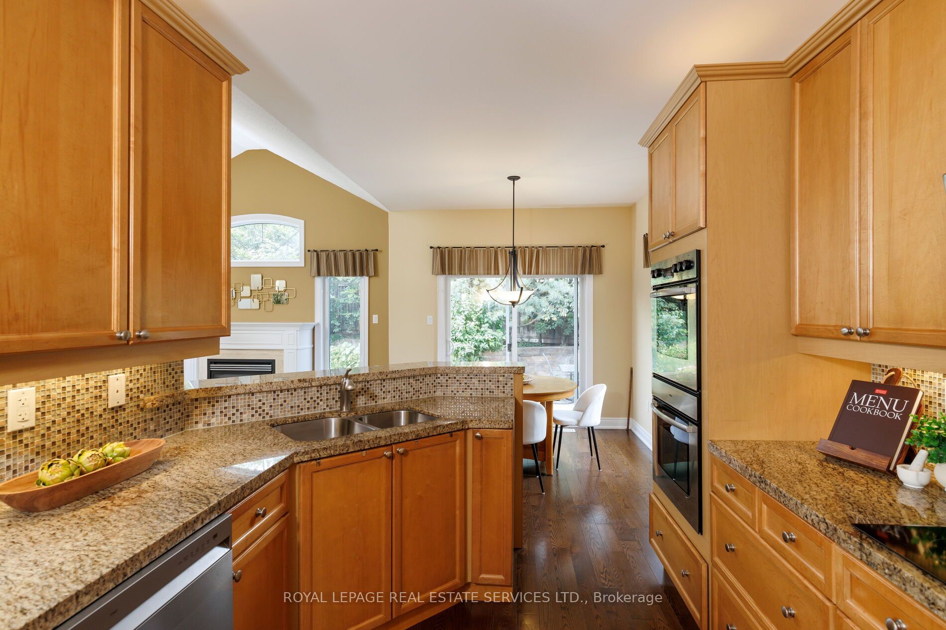 2424 Tesla Crescent Property Photo 17