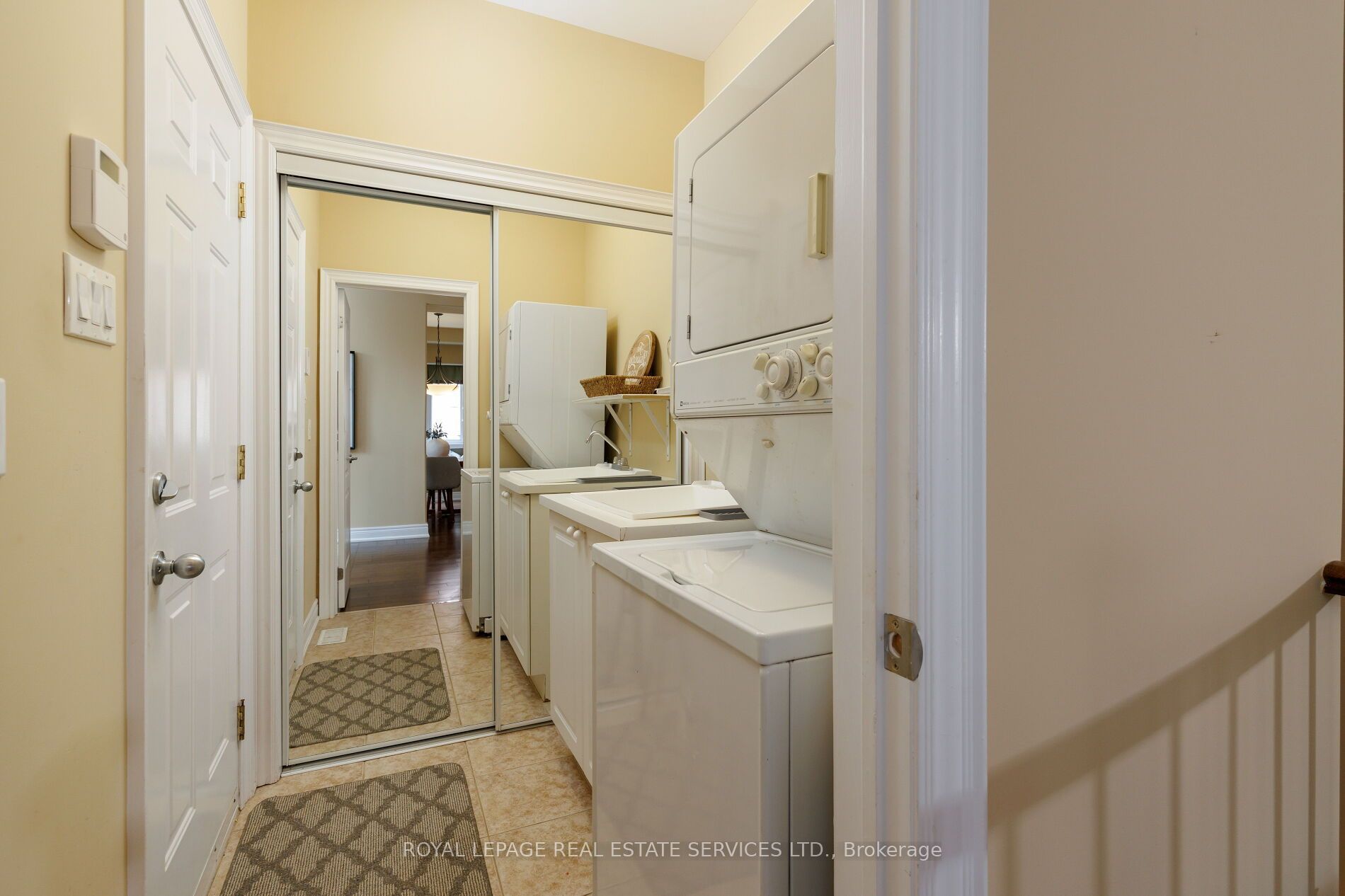2424 Tesla Crescent Property Photo 25