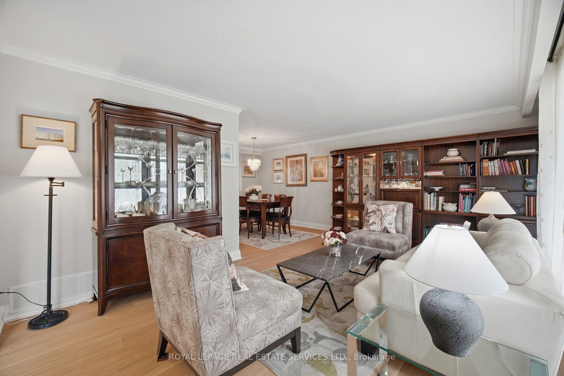726 Netherton Crescent Property Photo 13