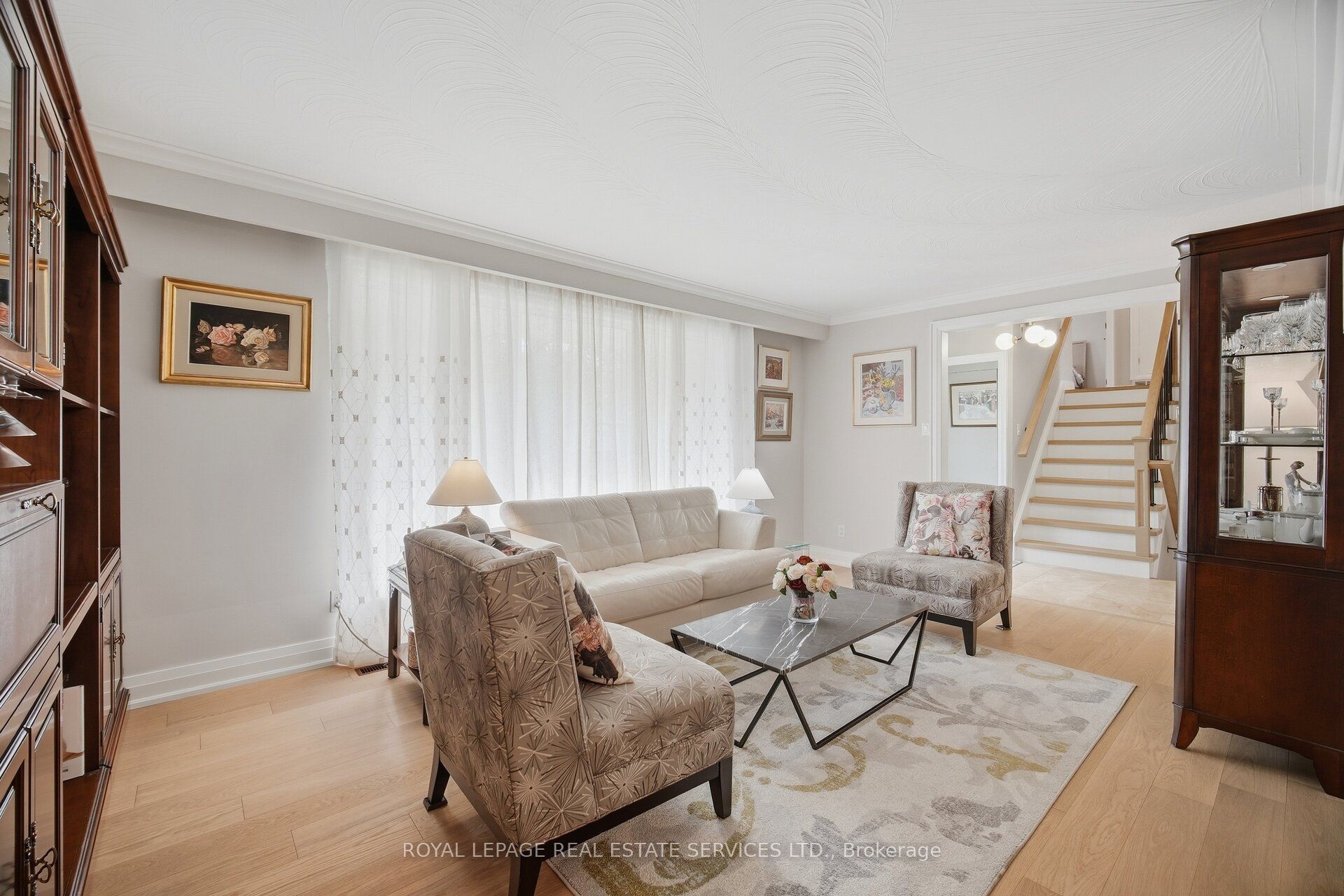 726 Netherton Crescent Property Photo 14
