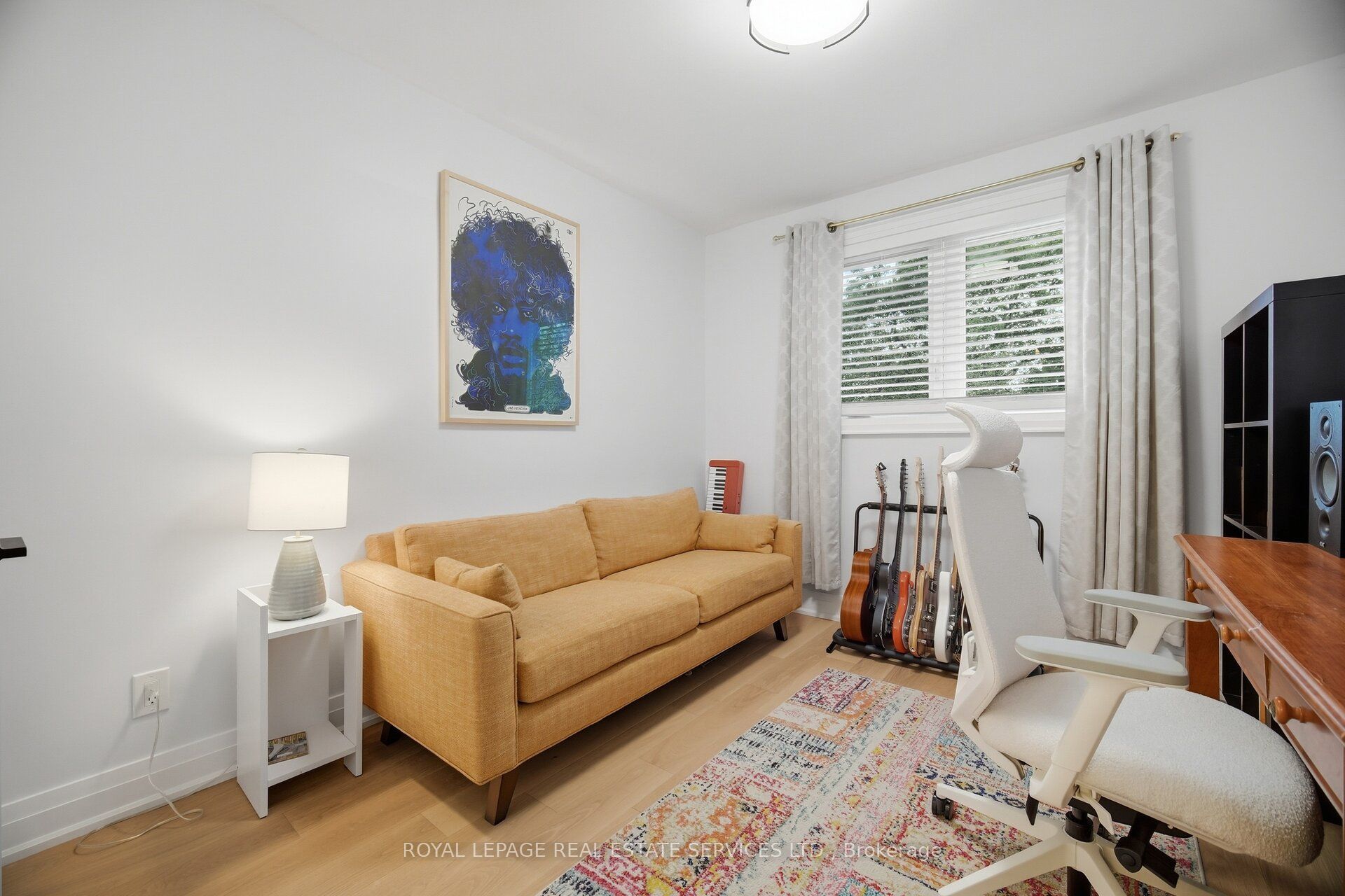 726 Netherton Crescent Property Photo 23