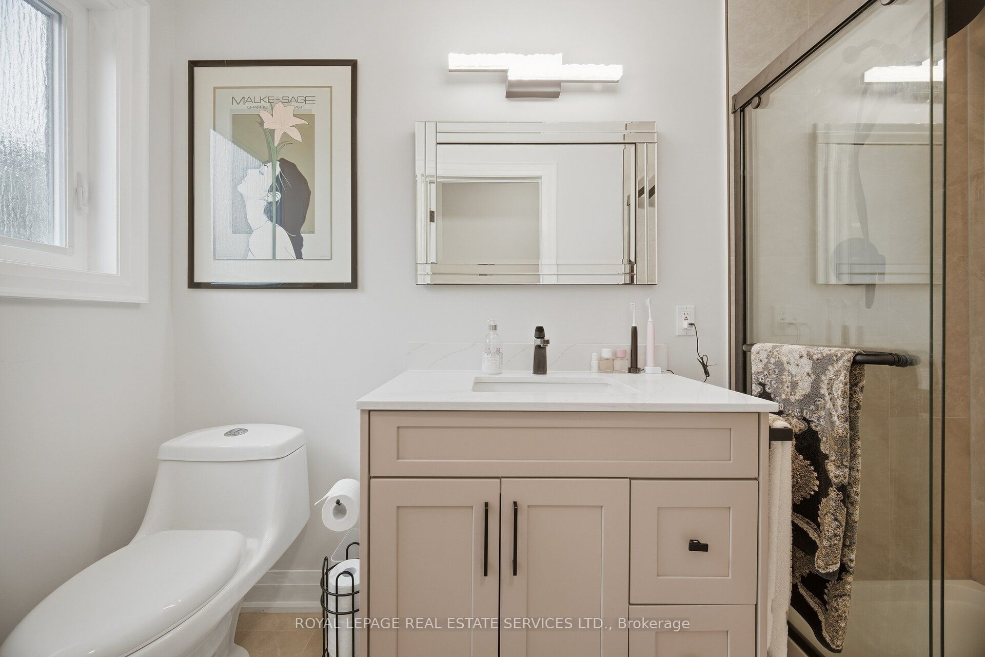 726 Netherton Crescent Property Photo 29
