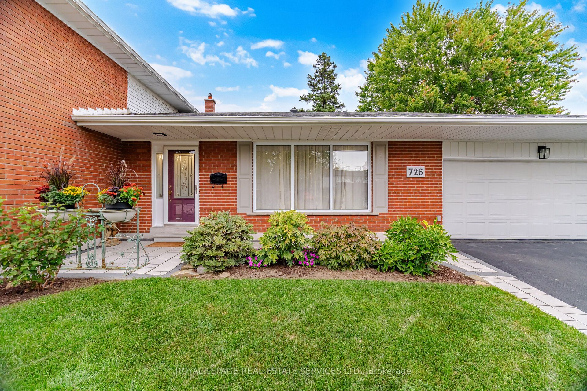726 Netherton Crescent Property Photo 41