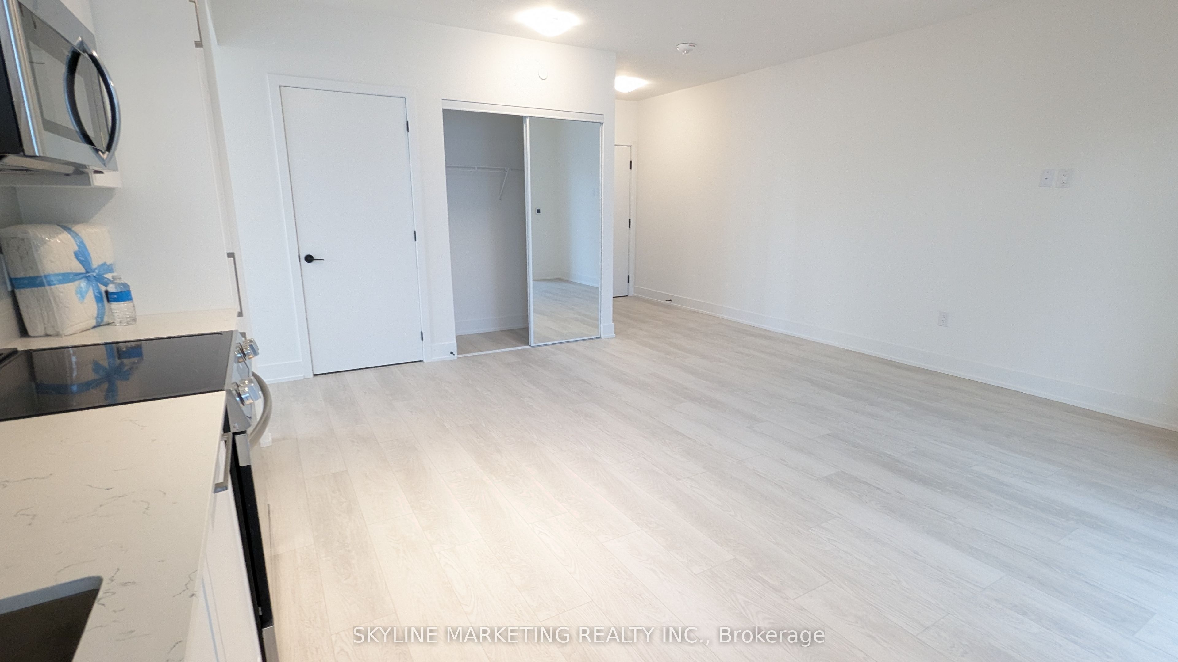 2450 Old Bronte Road 504 Property Photo 2