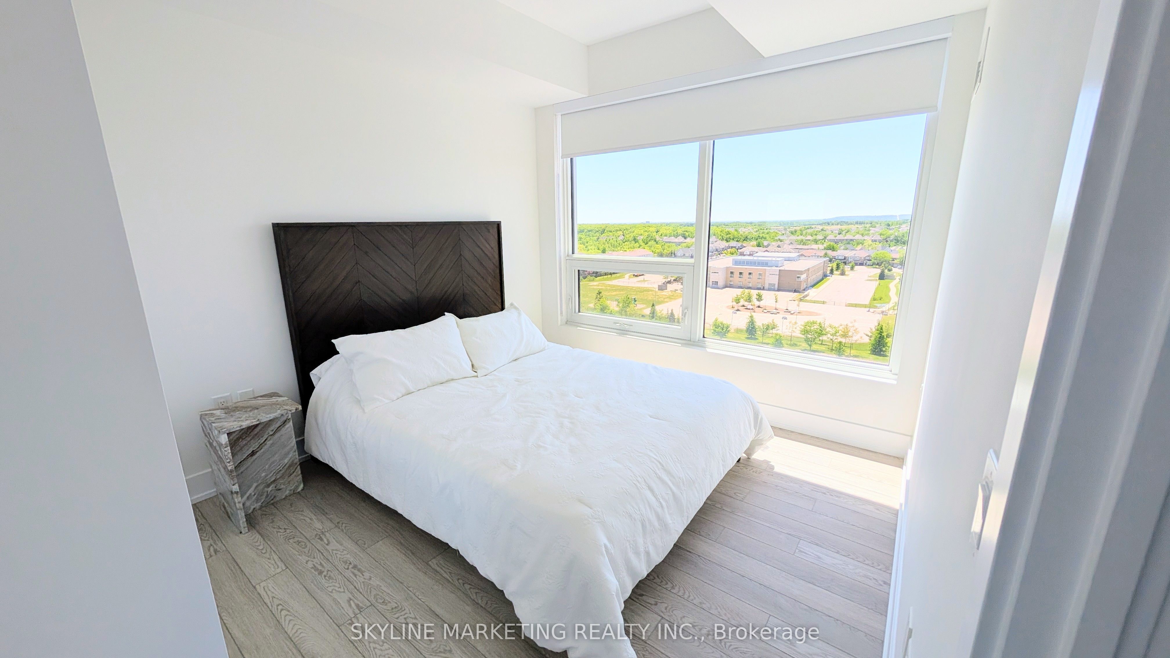 2450 Old Bronte Road 733 Property Photo 6