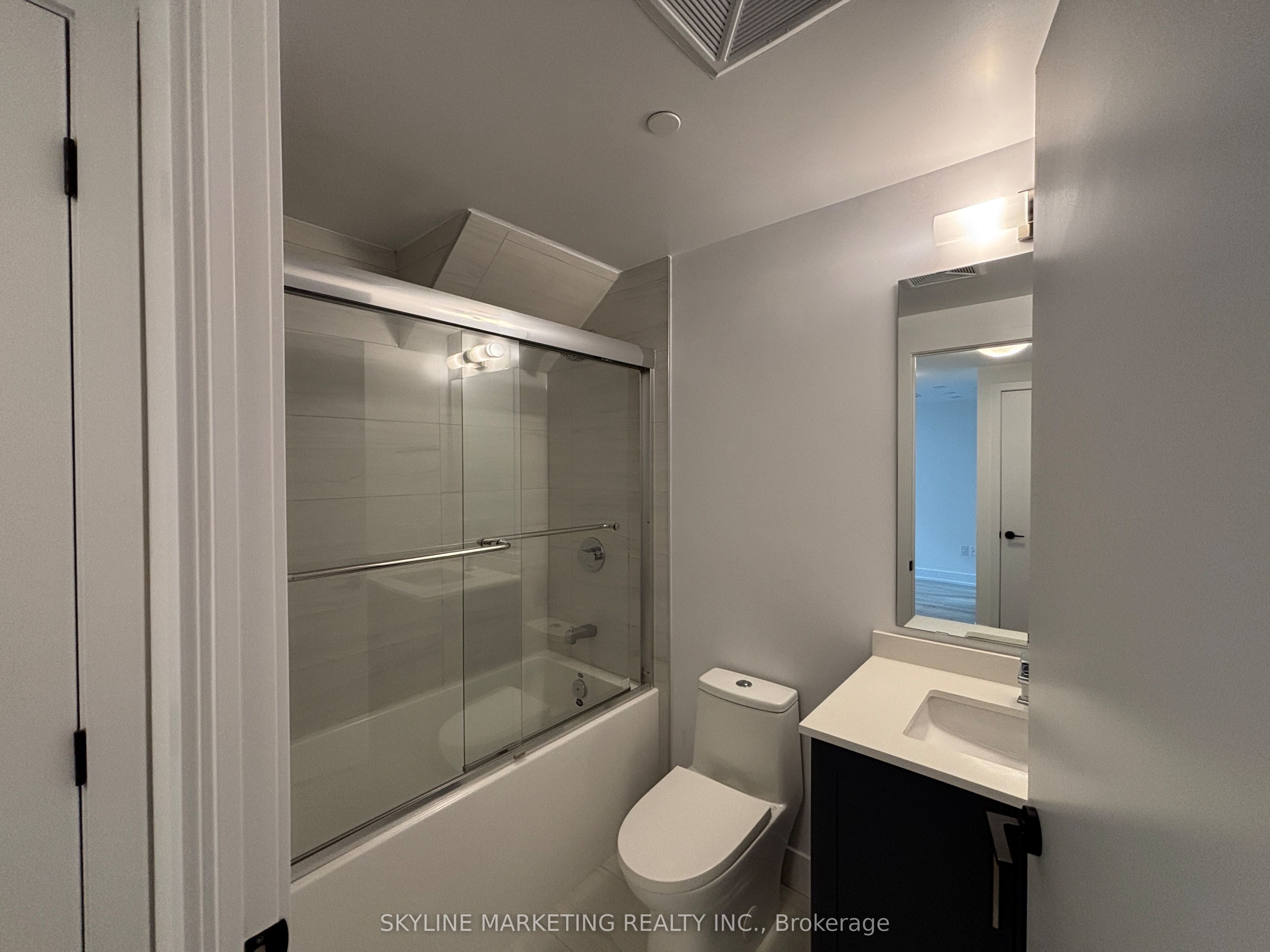 2450 Old Bronte Road 114 Property Photo 3