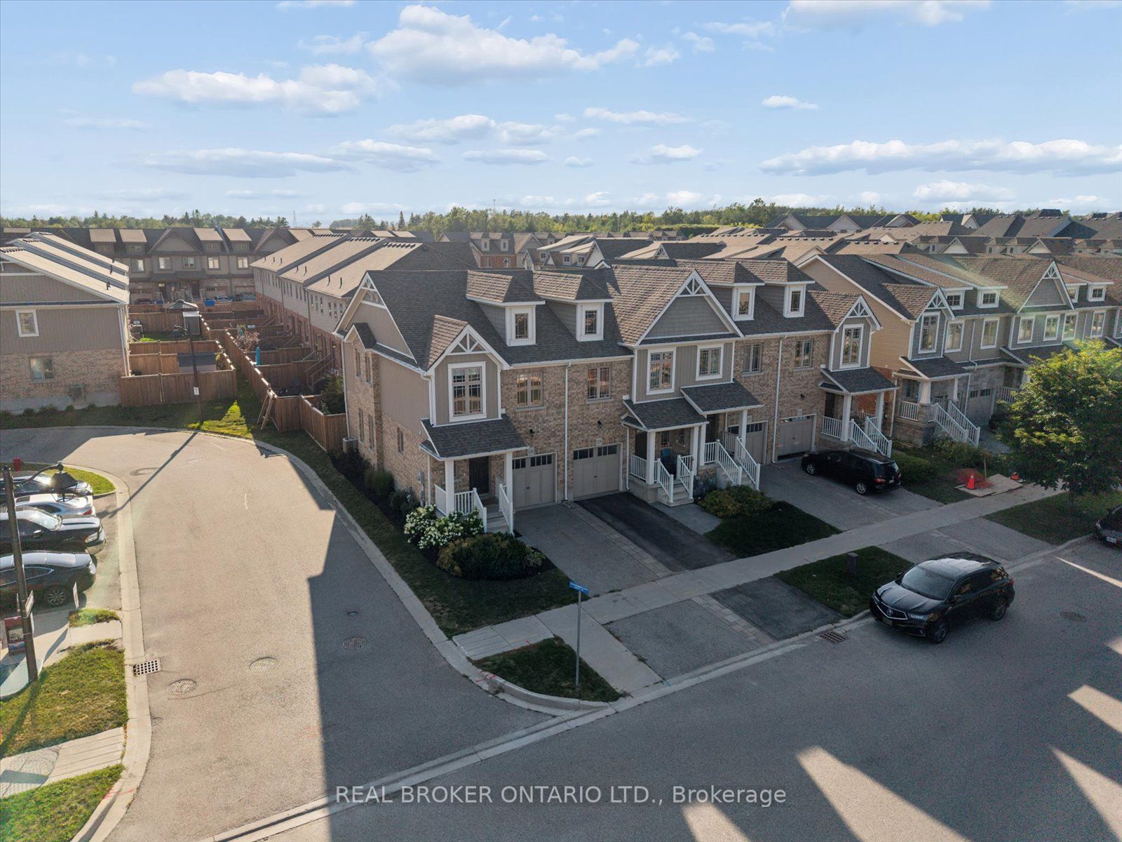 126 Parkinson Crescent Property Photo 1